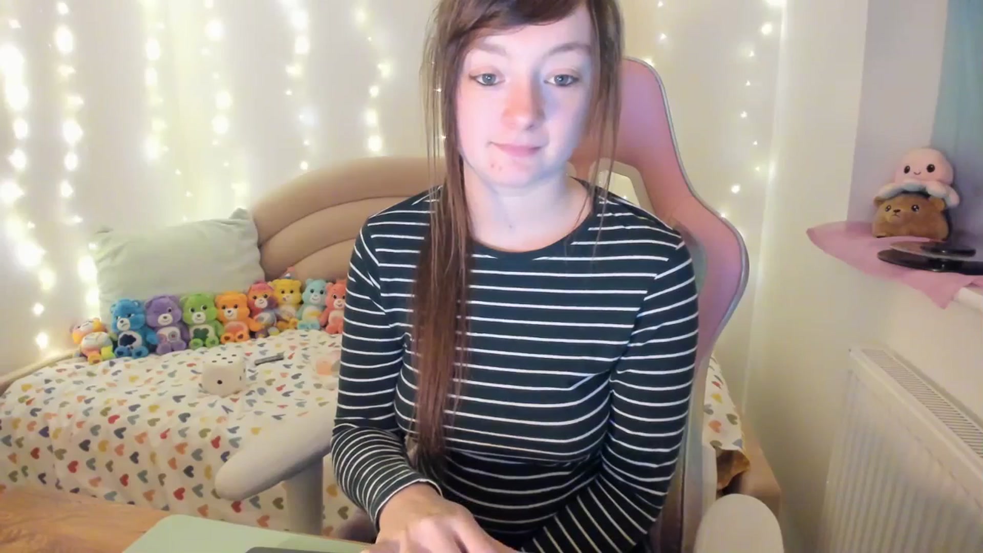 Gallery image thumbnail from JessieBear_'s myfreecams stream on, 12/01/2023, 17:03 image 16 of 20