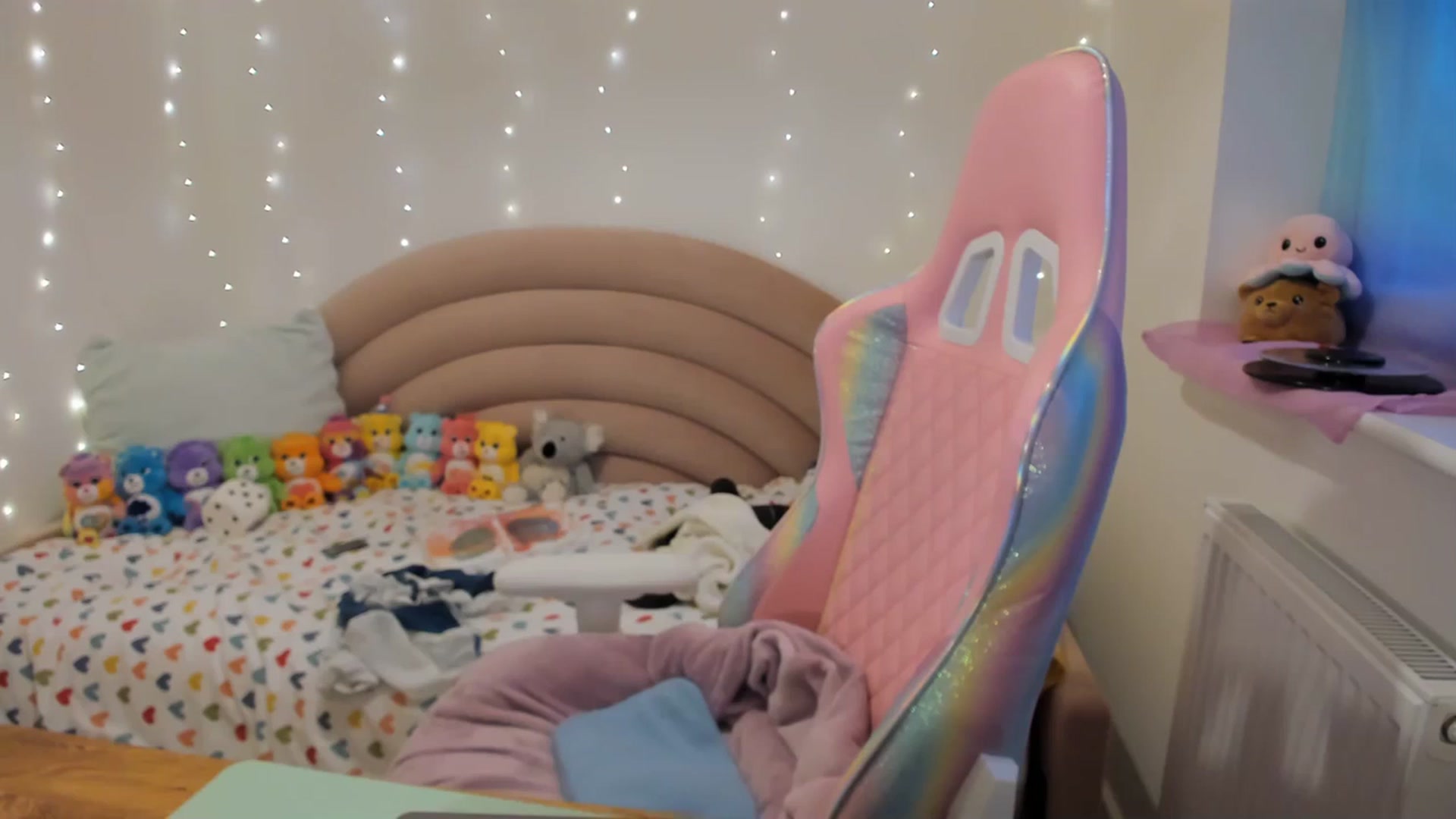 Gallery image thumbnail from JessieBear_'s myfreecams stream on, 12/04/2023, 16:06 image 14 of 20
