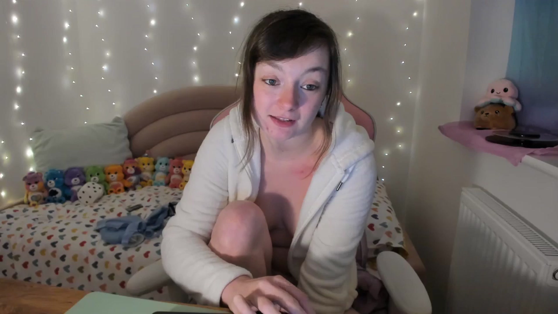 Gallery image thumbnail from JessieBear_'s myfreecams stream on, 12/04/2023, 17:48 image 20 of 20