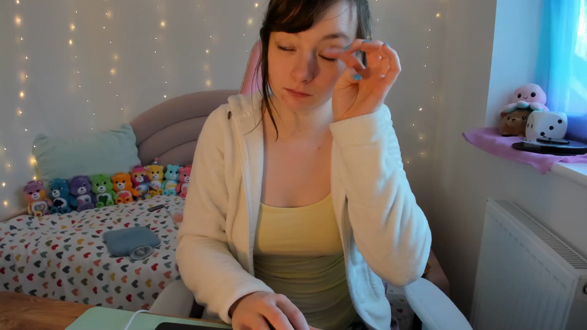 Gallery image thumbnail from JessieBear_'s myfreecams stream on, 12/05/2023, 15:42 image 1 of 20