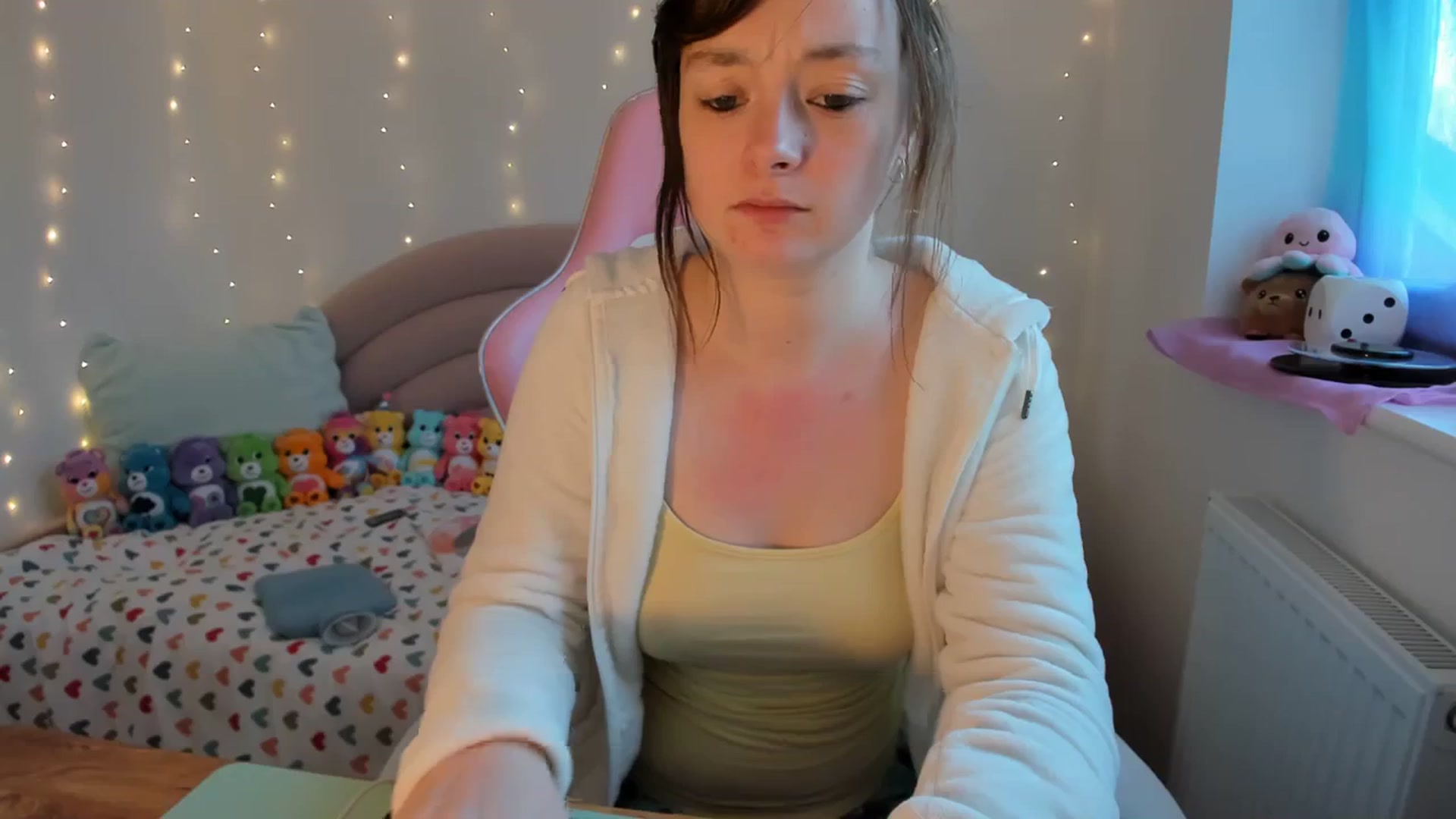 Gallery image thumbnail from JessieBear_'s myfreecams stream on, 12/05/2023, 15:42 image 11 of 20