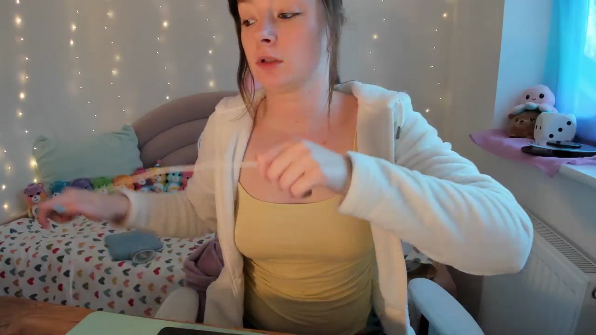 Gallery image thumbnail from JessieBear_'s myfreecams stream on, 12/05/2023, 15:42 image 16 of 20