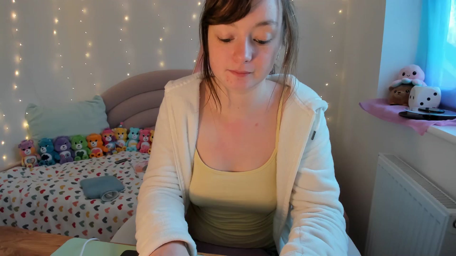 Gallery image thumbnail from JessieBear_'s myfreecams stream on, 12/05/2023, 15:42 image 14 of 20