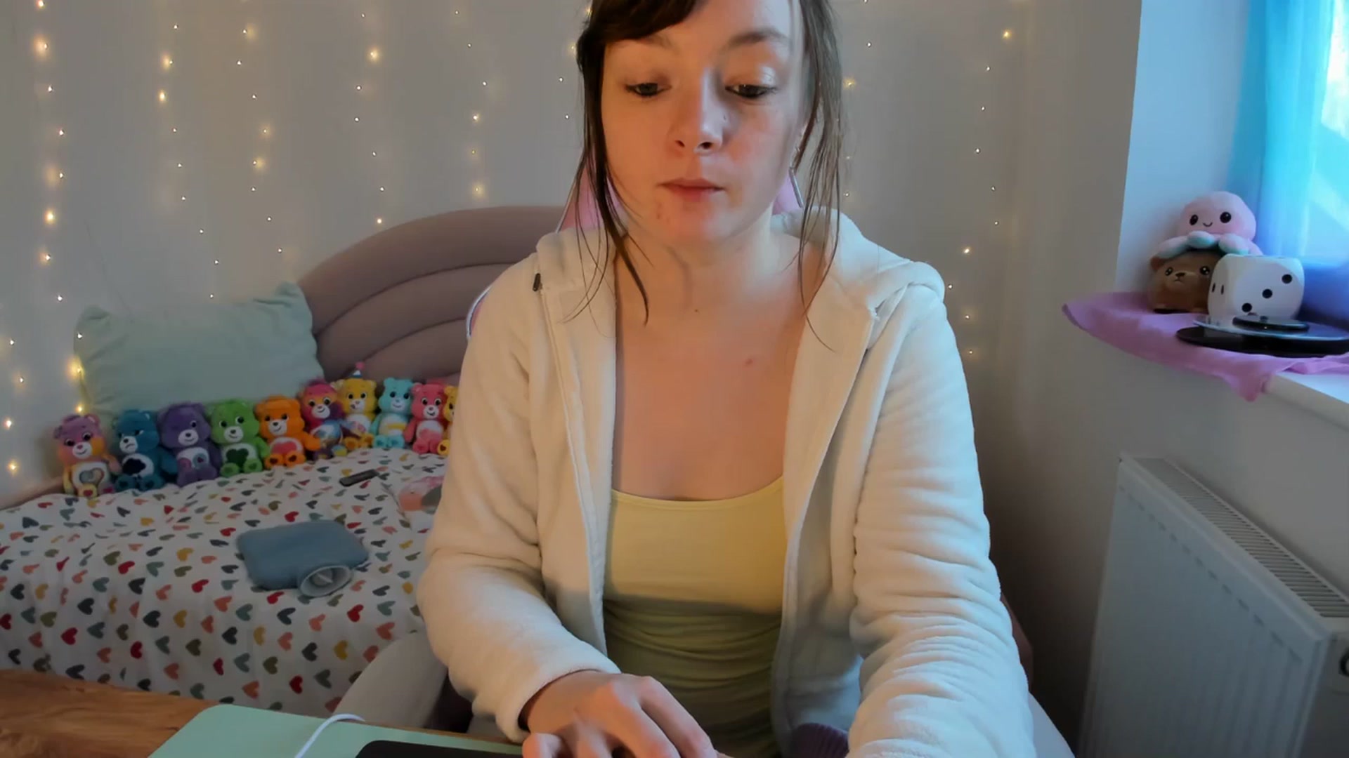 Gallery image thumbnail from JessieBear_'s myfreecams stream on, 12/05/2023, 15:42 image 3 of 20
