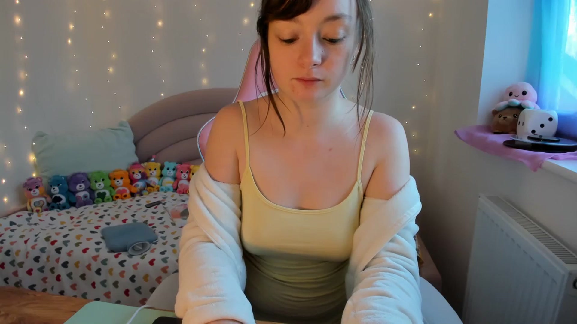 Gallery image thumbnail from JessieBear_'s myfreecams stream on, 12/05/2023, 15:42 image 4 of 20