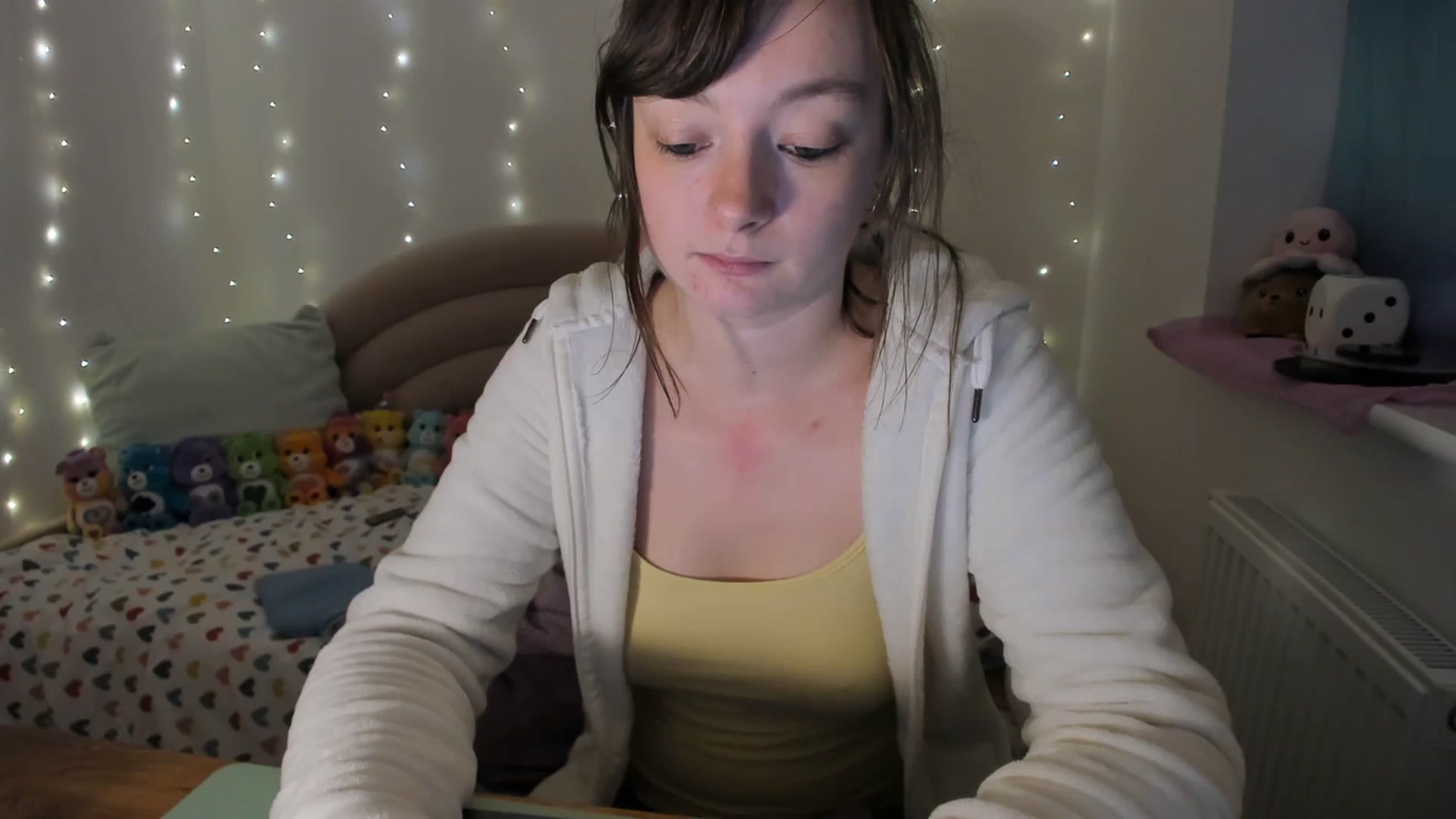Gallery image thumbnail from JessieBear_'s myfreecams stream on, 12/05/2023, 18:12 image 9 of 20