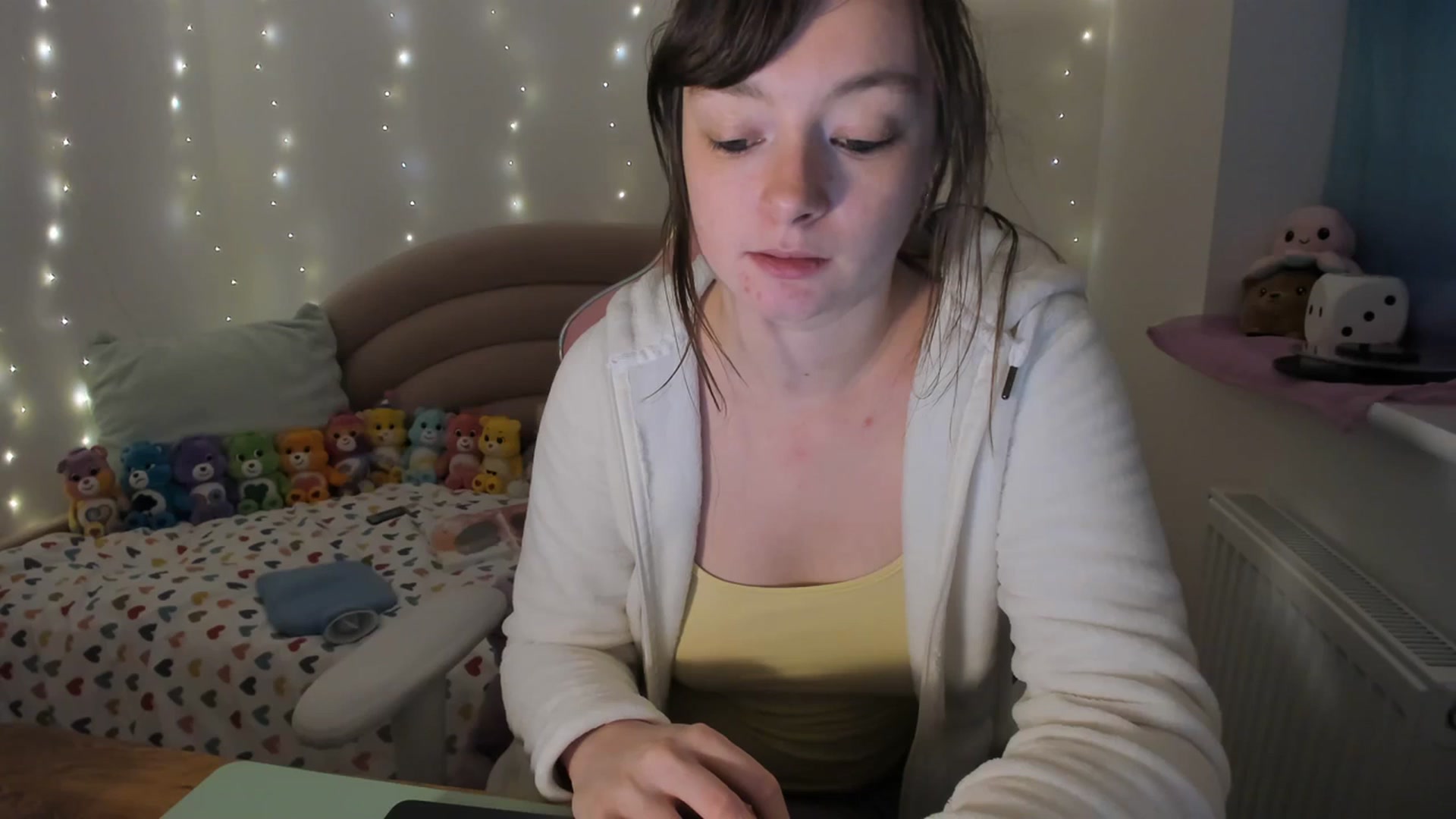 Gallery image thumbnail from JessieBear_'s myfreecams stream on, 12/05/2023, 18:12 image 7 of 20