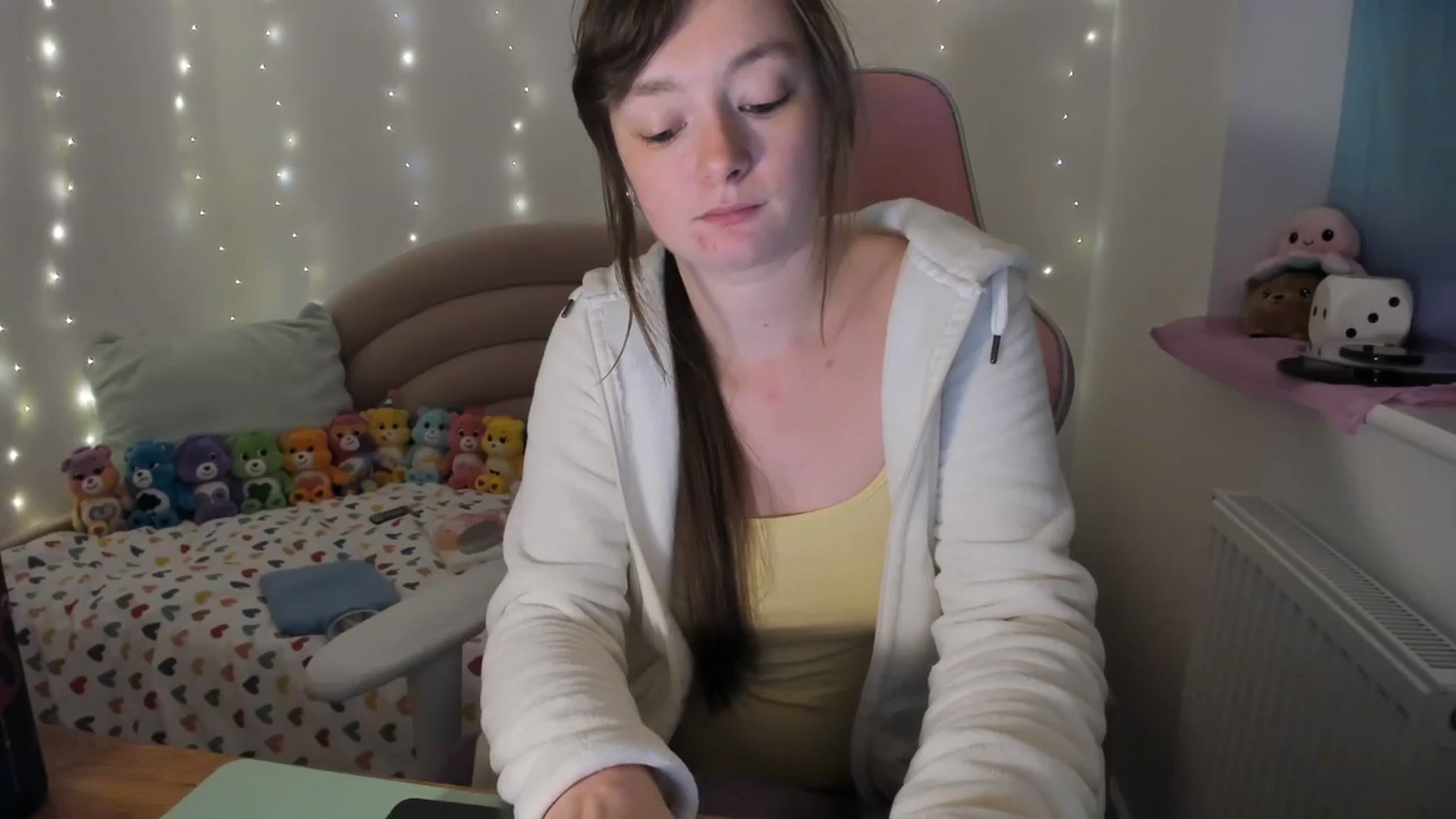 Gallery image thumbnail from JessieBear_'s myfreecams stream on, 12/05/2023, 18:12 image 17 of 20