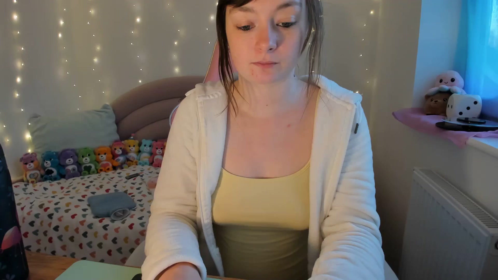 Gallery image thumbnail from JessieBear_'s myfreecams stream on, 12/05/2023, 18:12 image 1 of 20