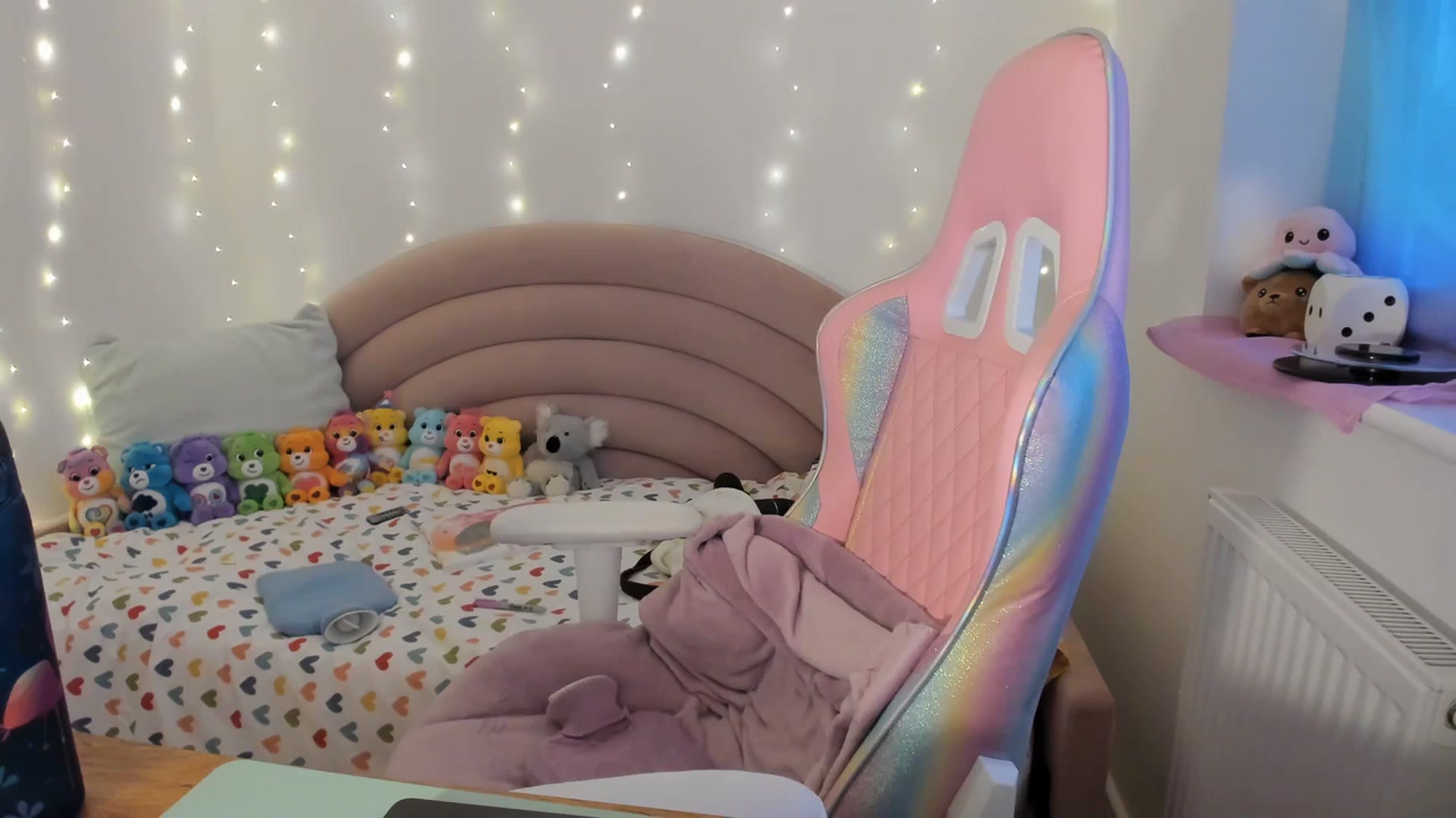 Gallery image thumbnail from JessieBear_'s myfreecams stream on, 12/05/2023, 18:12 image 4 of 20
