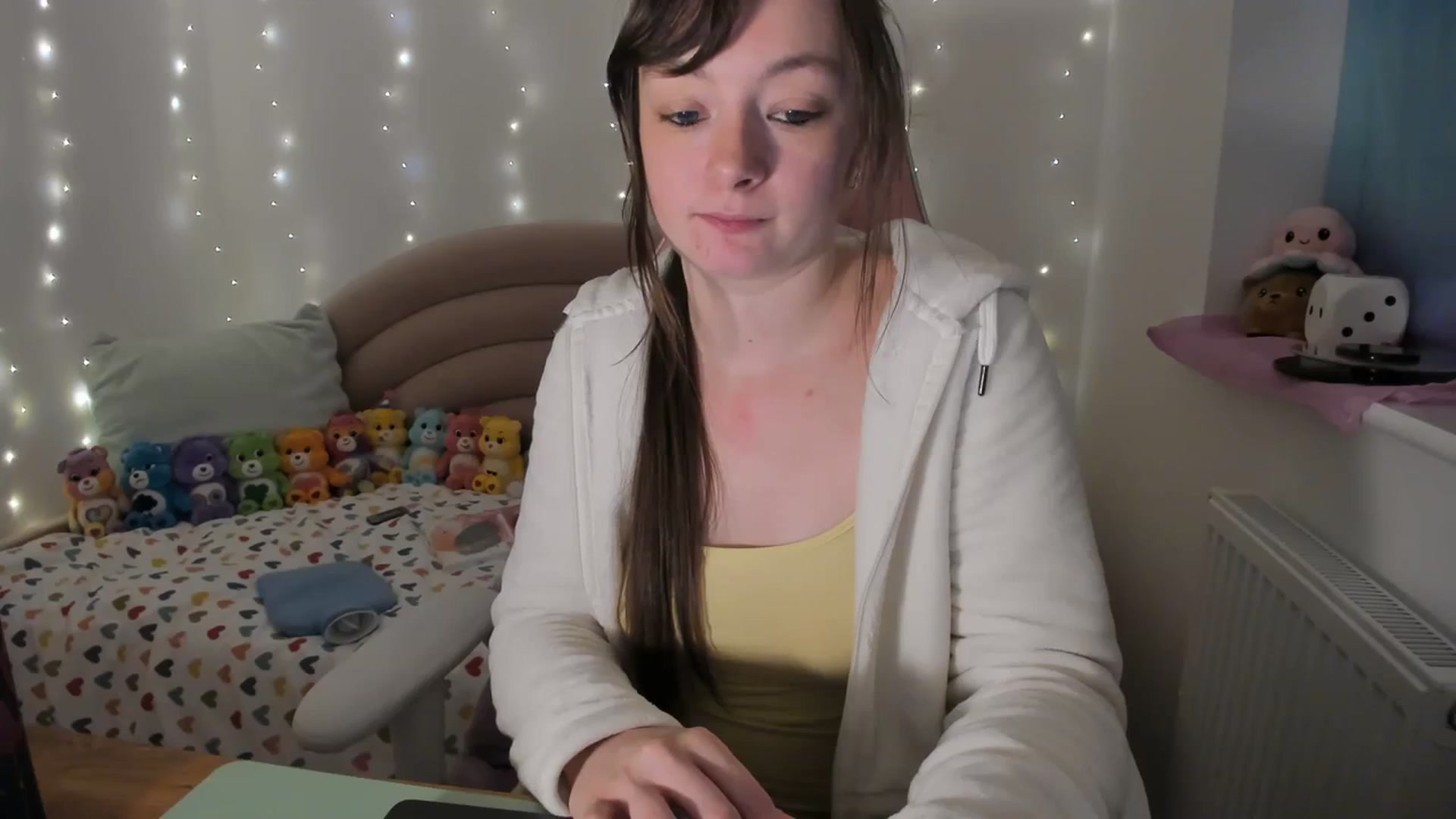 Gallery image thumbnail from JessieBear_'s myfreecams stream on, 12/05/2023, 18:12 image 13 of 20