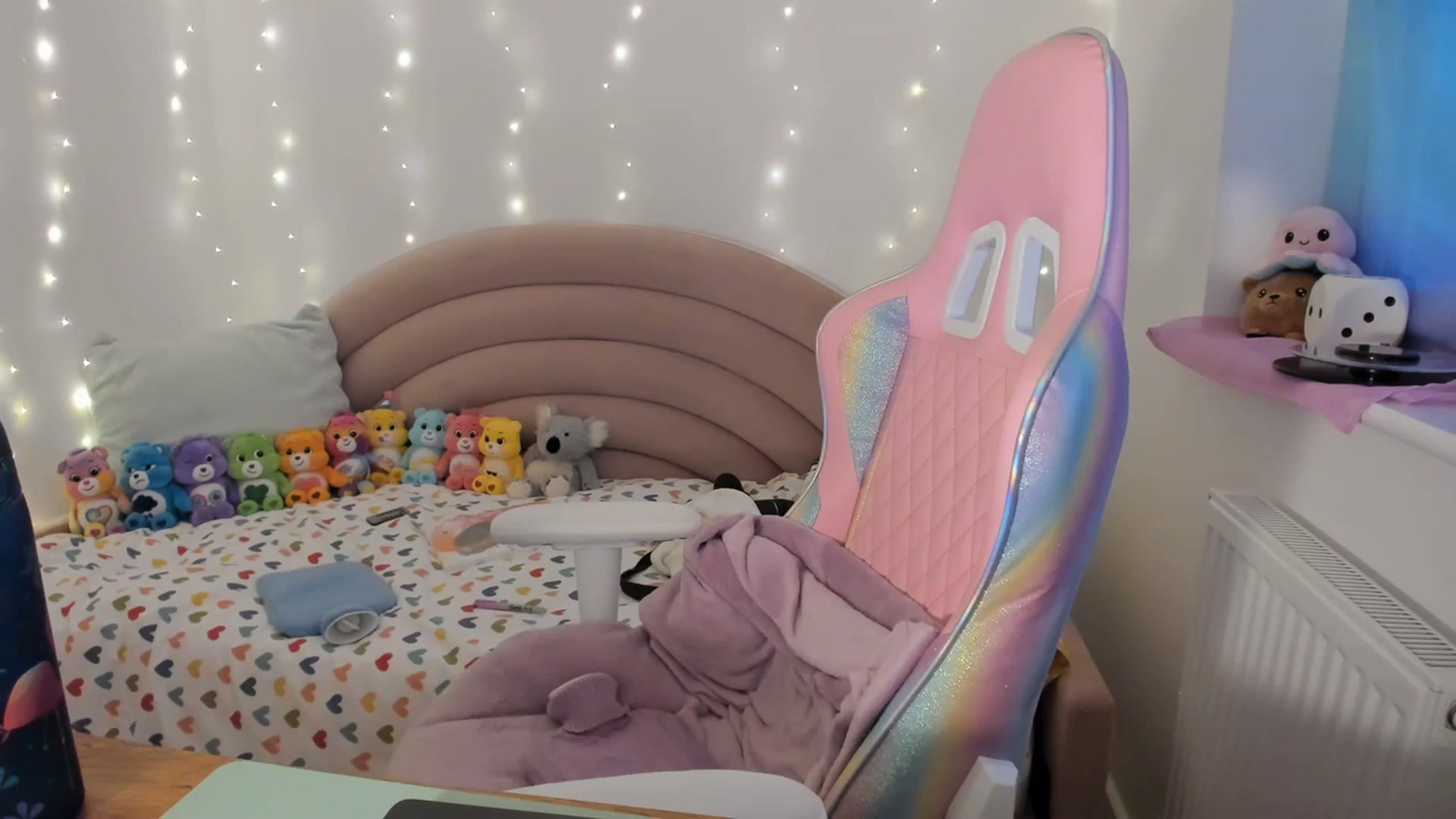 Gallery image thumbnail from JessieBear_'s myfreecams stream on, 12/05/2023, 18:12 image 5 of 20