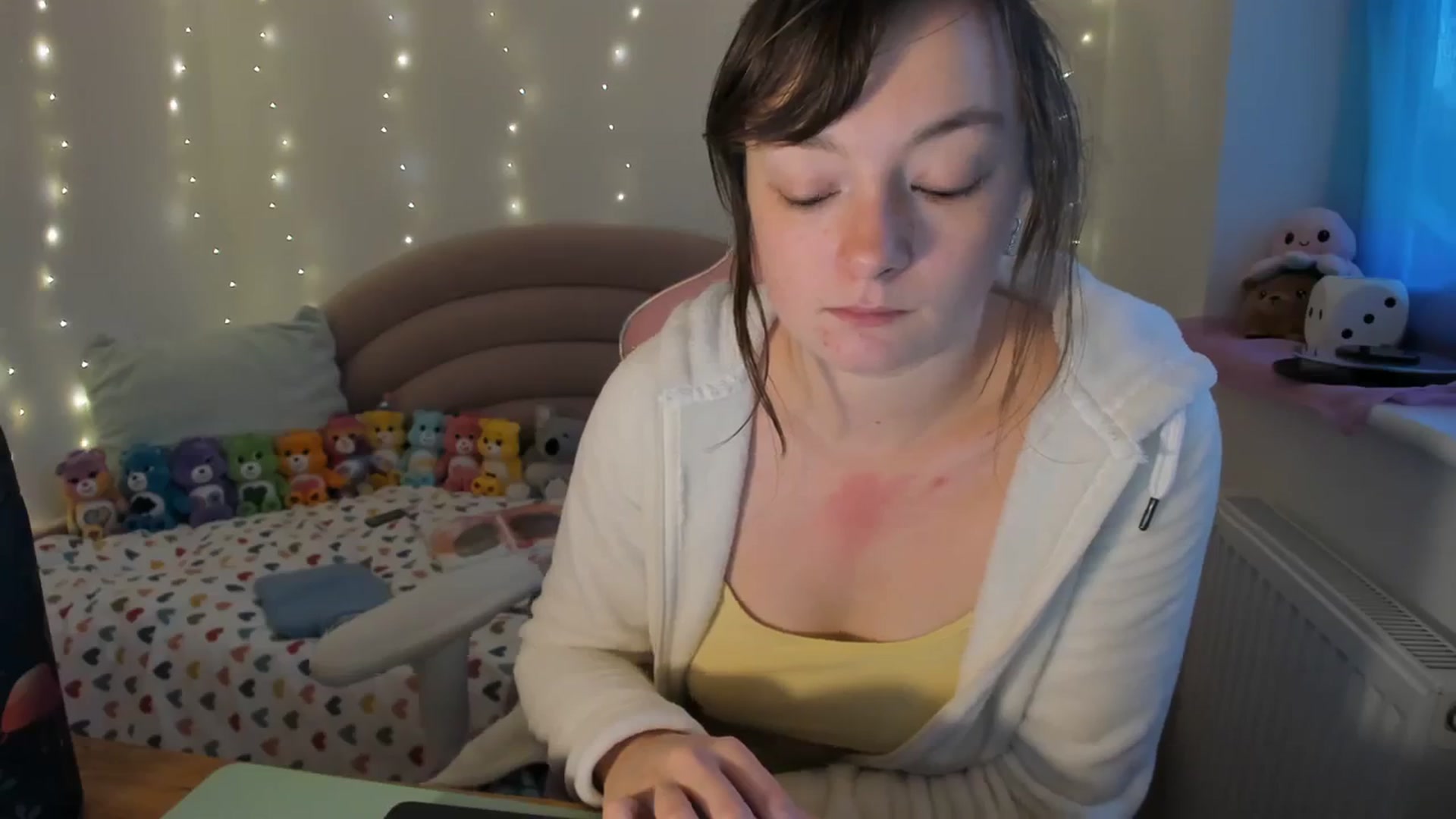 Gallery image thumbnail from JessieBear_'s myfreecams stream on, 12/05/2023, 18:12 image 3 of 20
