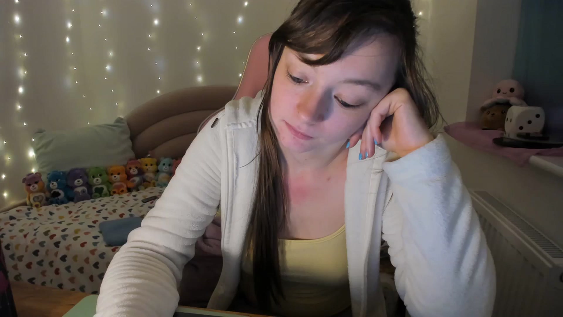 Gallery image thumbnail from JessieBear_'s myfreecams stream on, 12/05/2023, 18:12 image 12 of 20