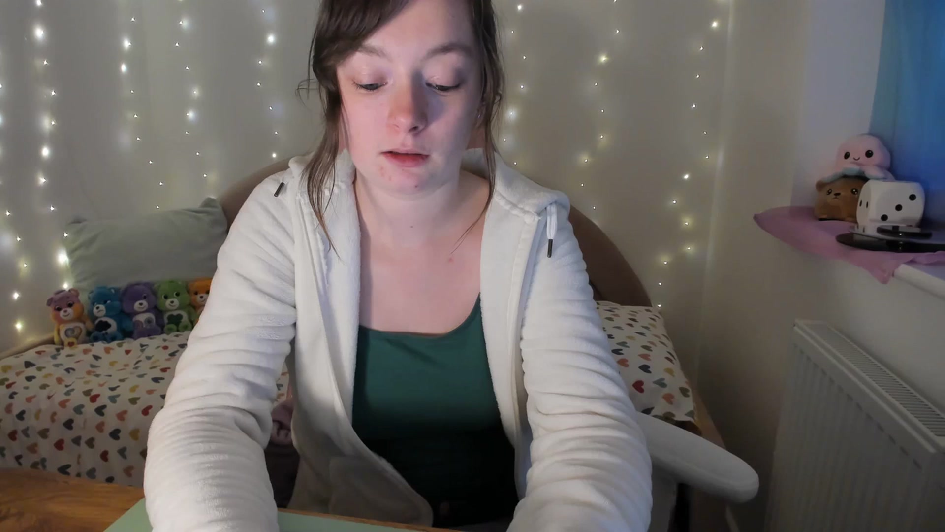 Gallery image thumbnail from JessieBear_'s myfreecams stream on, 12/07/2023, 15:57 image 8 of 20