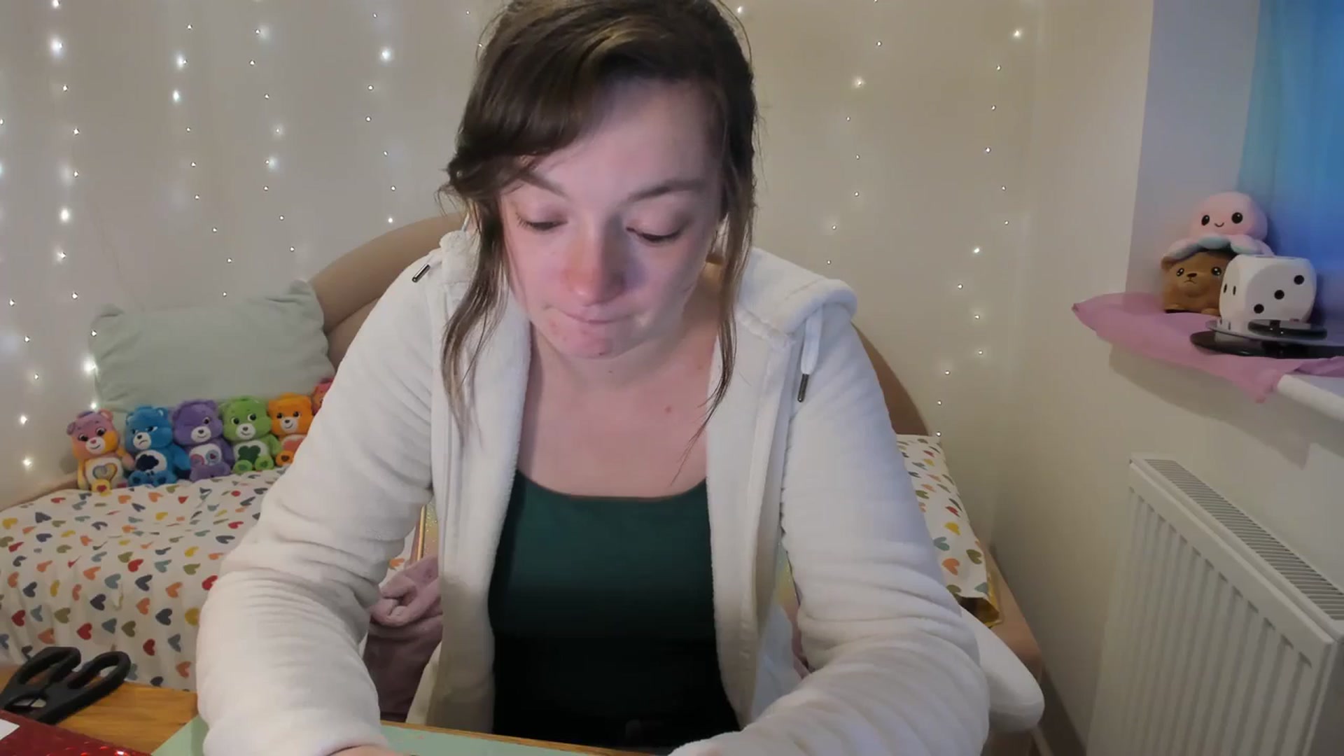 Gallery image thumbnail from JessieBear_'s myfreecams stream on, 12/07/2023, 15:57 image 4 of 20