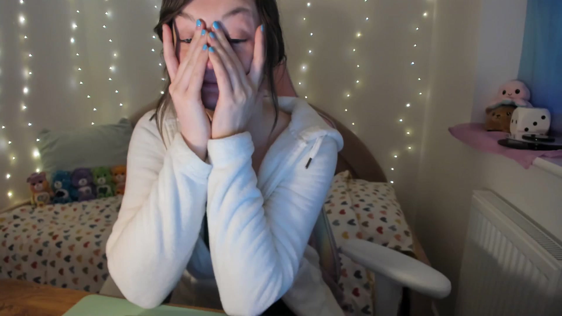Gallery image thumbnail from JessieBear_'s myfreecams stream on, 12/07/2023, 15:57 image 9 of 20