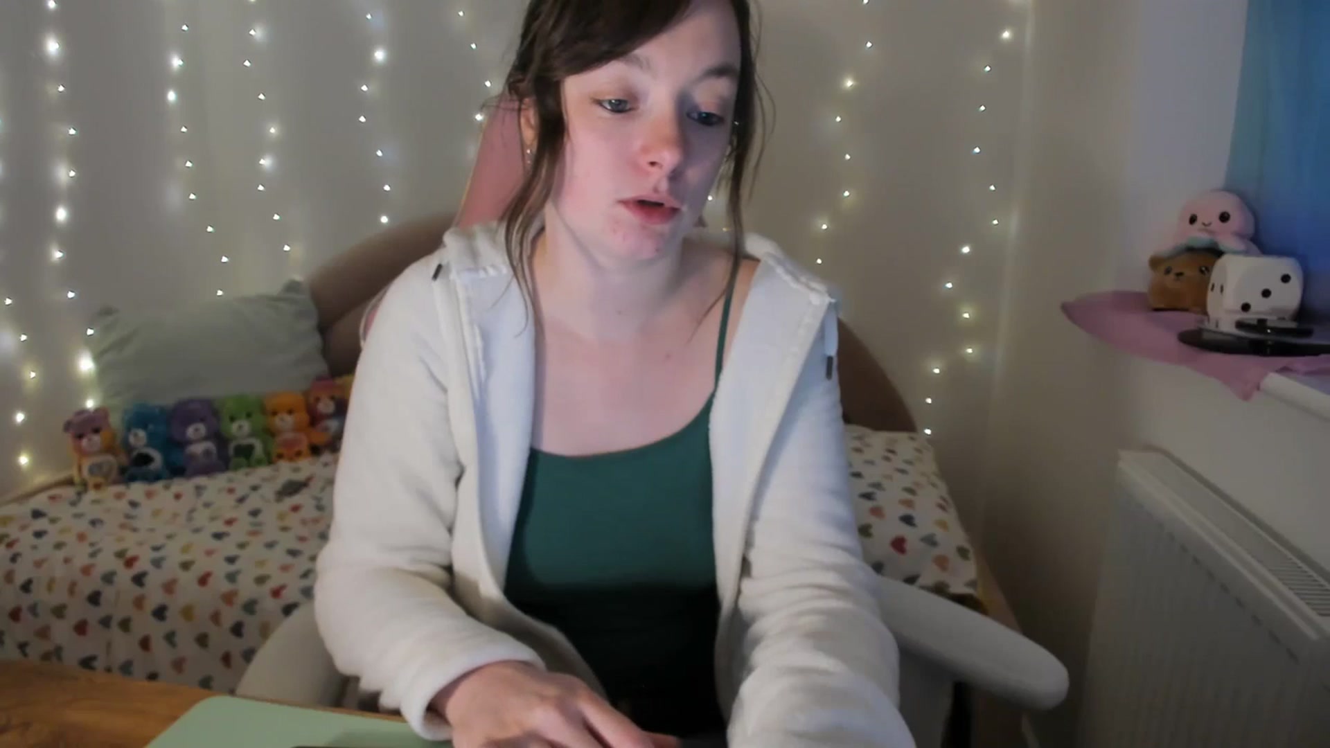 Gallery image thumbnail from JessieBear_'s myfreecams stream on, 12/07/2023, 15:57 image 10 of 20