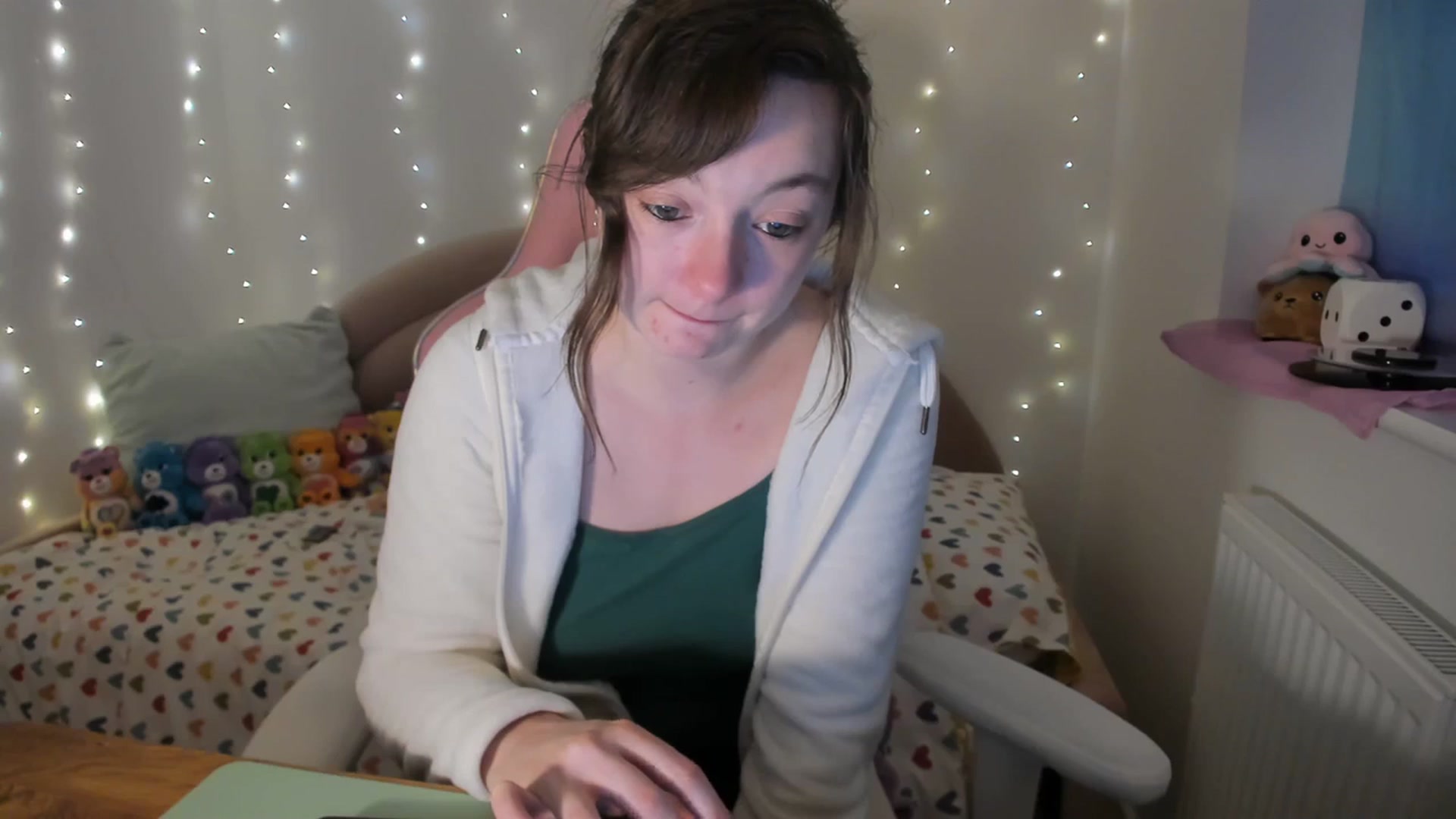 Gallery image thumbnail from JessieBear_'s myfreecams stream on, 12/07/2023, 15:57 image 18 of 20