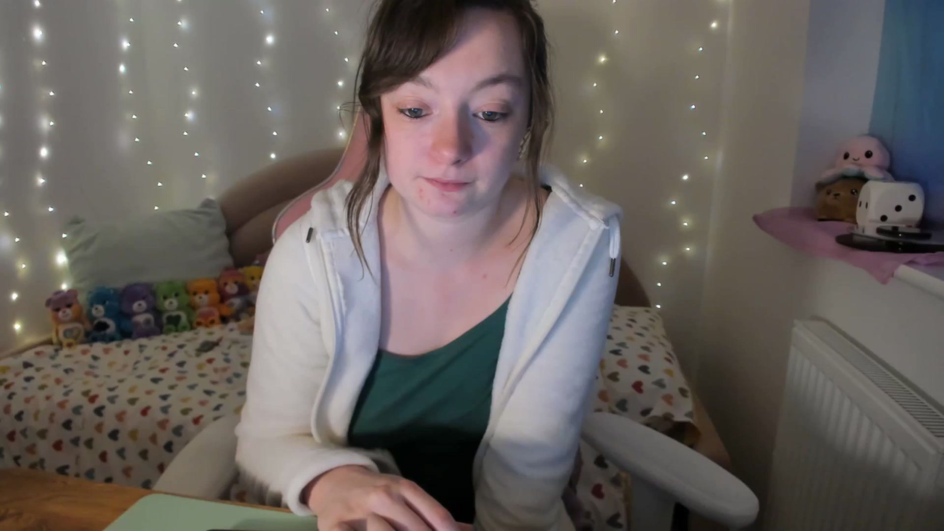 Gallery image thumbnail from JessieBear_'s myfreecams stream on, 12/07/2023, 15:57 image 16 of 20