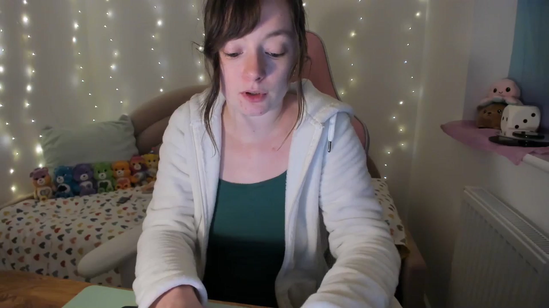 Gallery image thumbnail from JessieBear_'s myfreecams stream on, 12/07/2023, 17:16 image 8 of 20