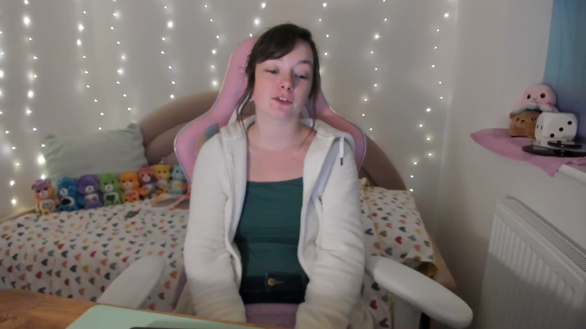 Gallery image thumbnail from JessieBear_'s myfreecams stream on, 12/07/2023, 17:16 image 16 of 20