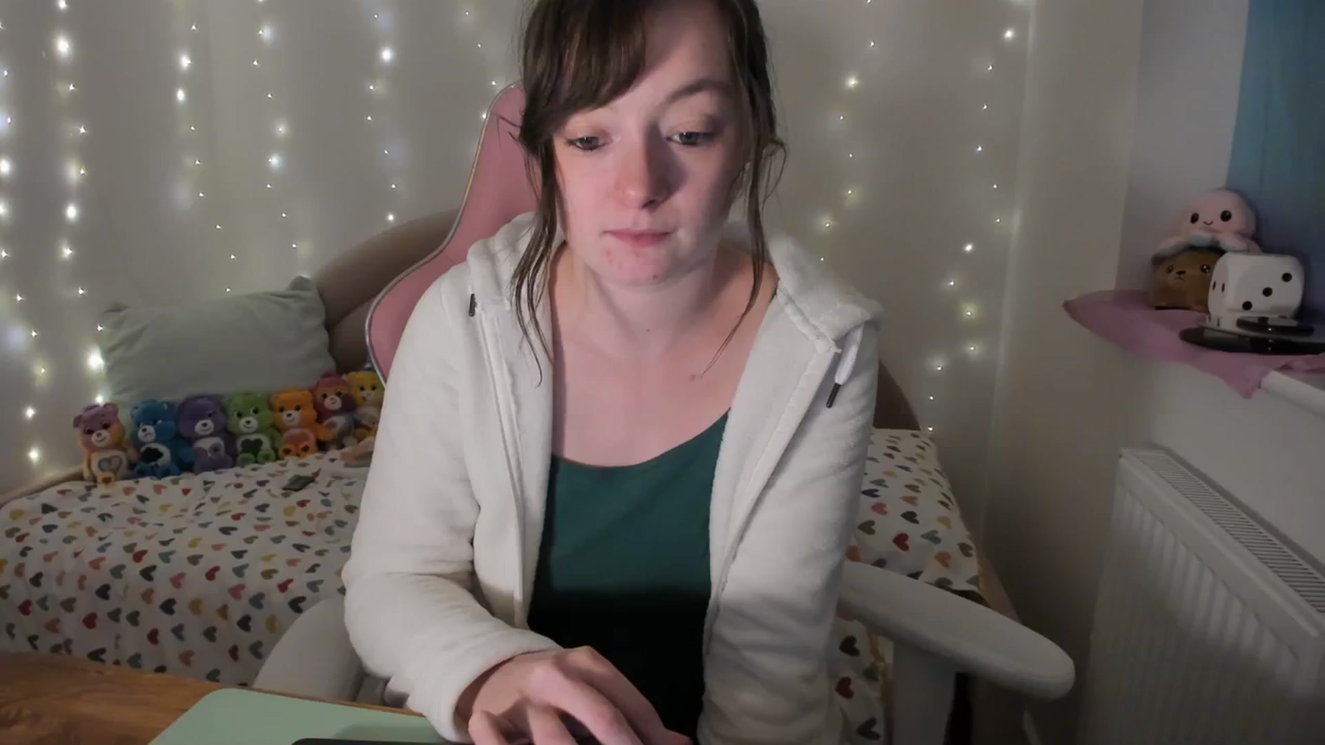 Gallery image thumbnail from JessieBear_'s myfreecams stream on, 12/07/2023, 17:16 image 10 of 20