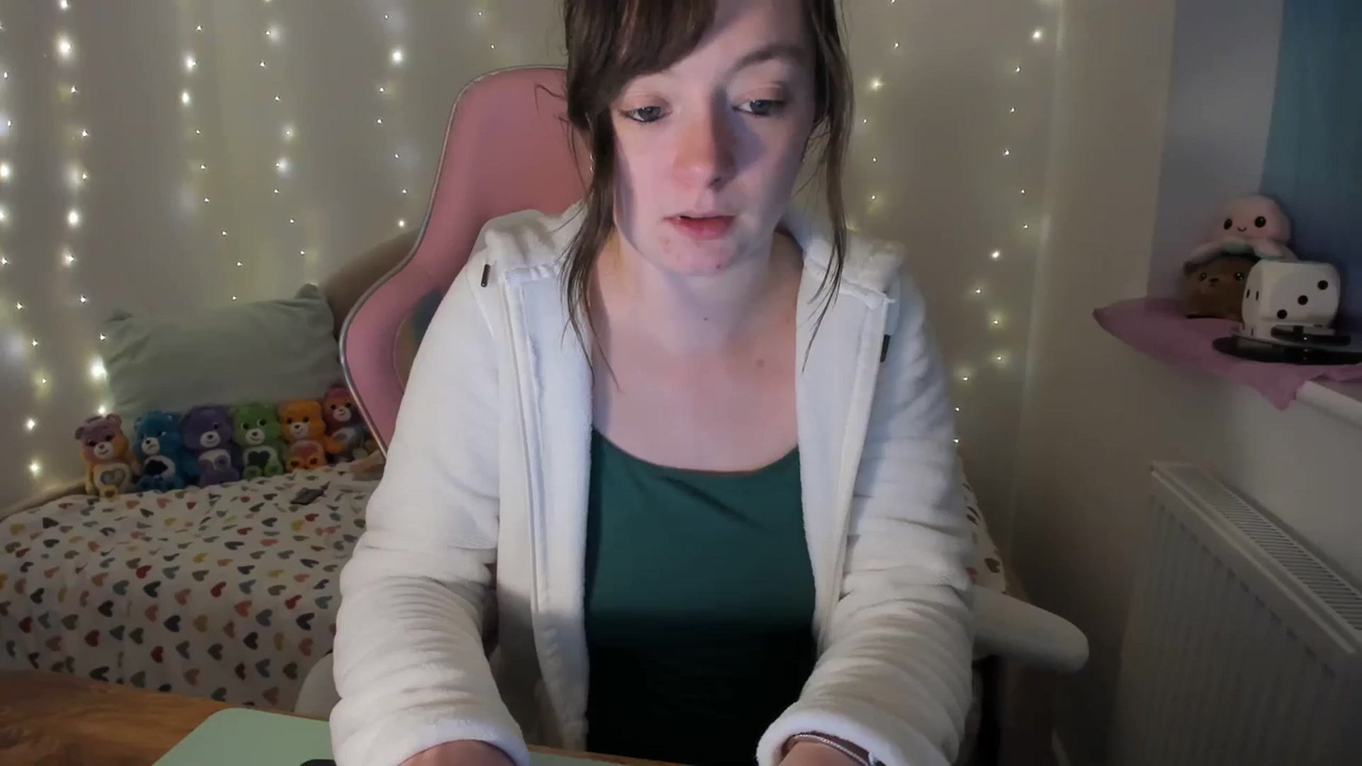 Gallery image thumbnail from JessieBear_'s myfreecams stream on, 12/07/2023, 17:16 image 4 of 20