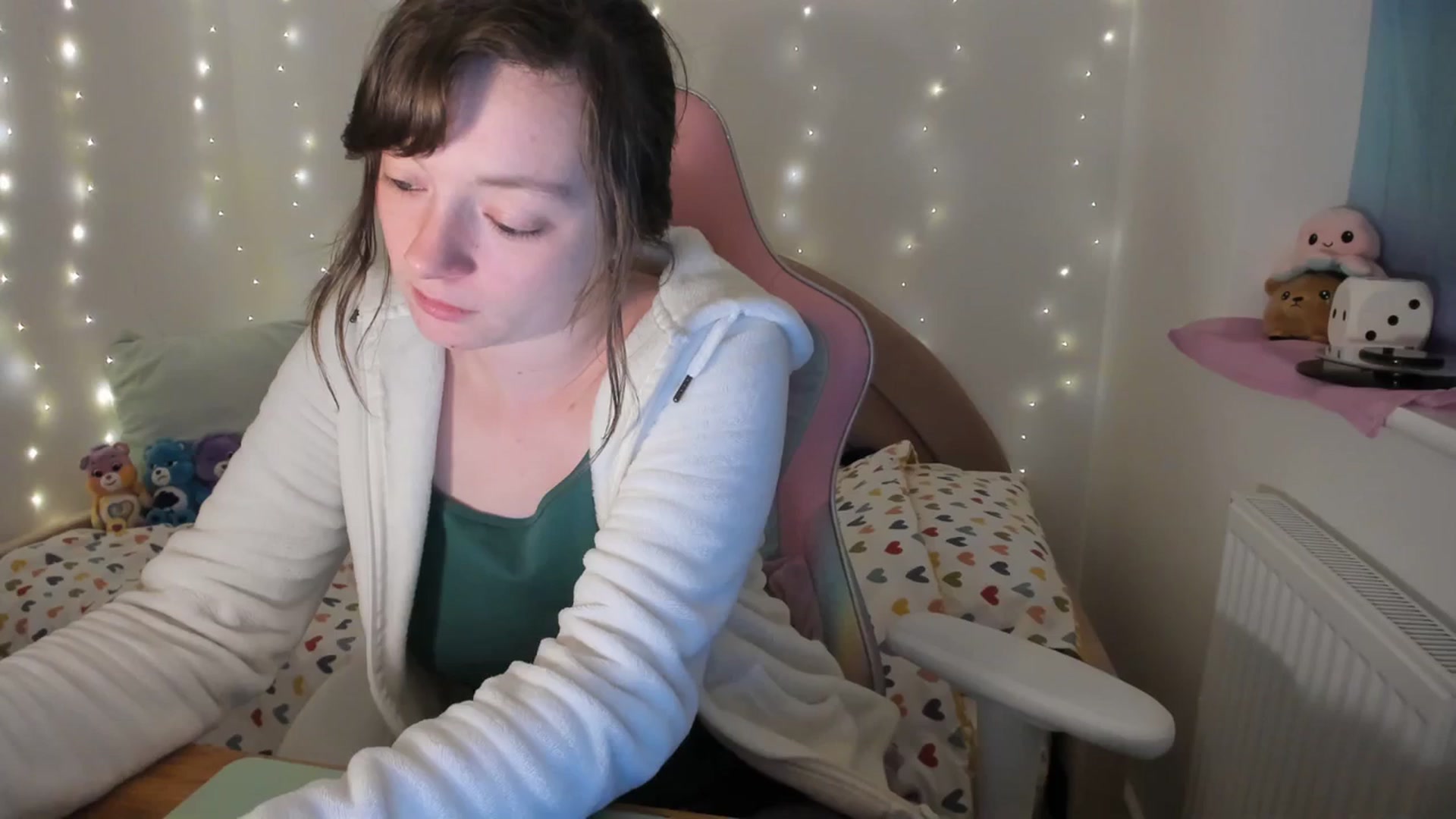 Gallery image thumbnail from JessieBear_'s myfreecams stream on, 12/07/2023, 17:16 image 11 of 20