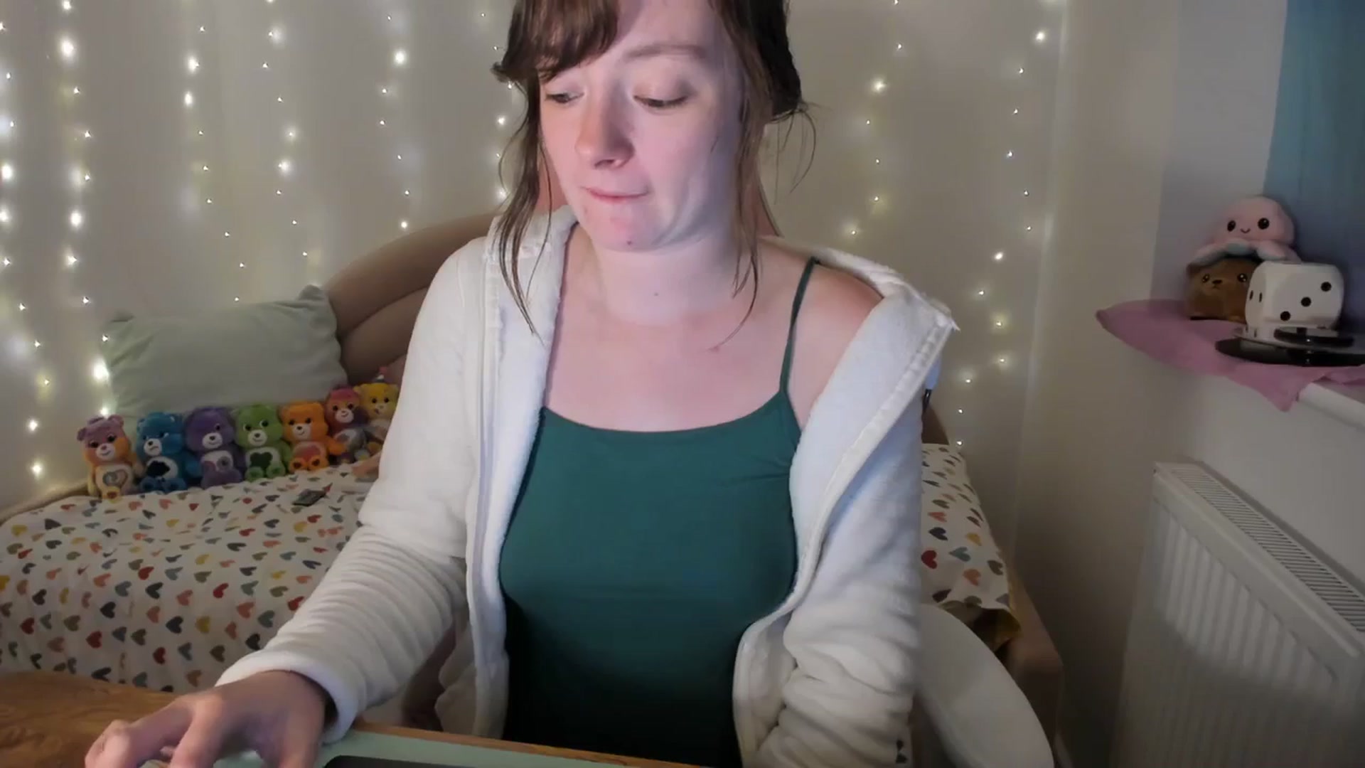 Gallery image thumbnail from JessieBear_'s myfreecams stream on, 12/07/2023, 18:09 image 20 of 20