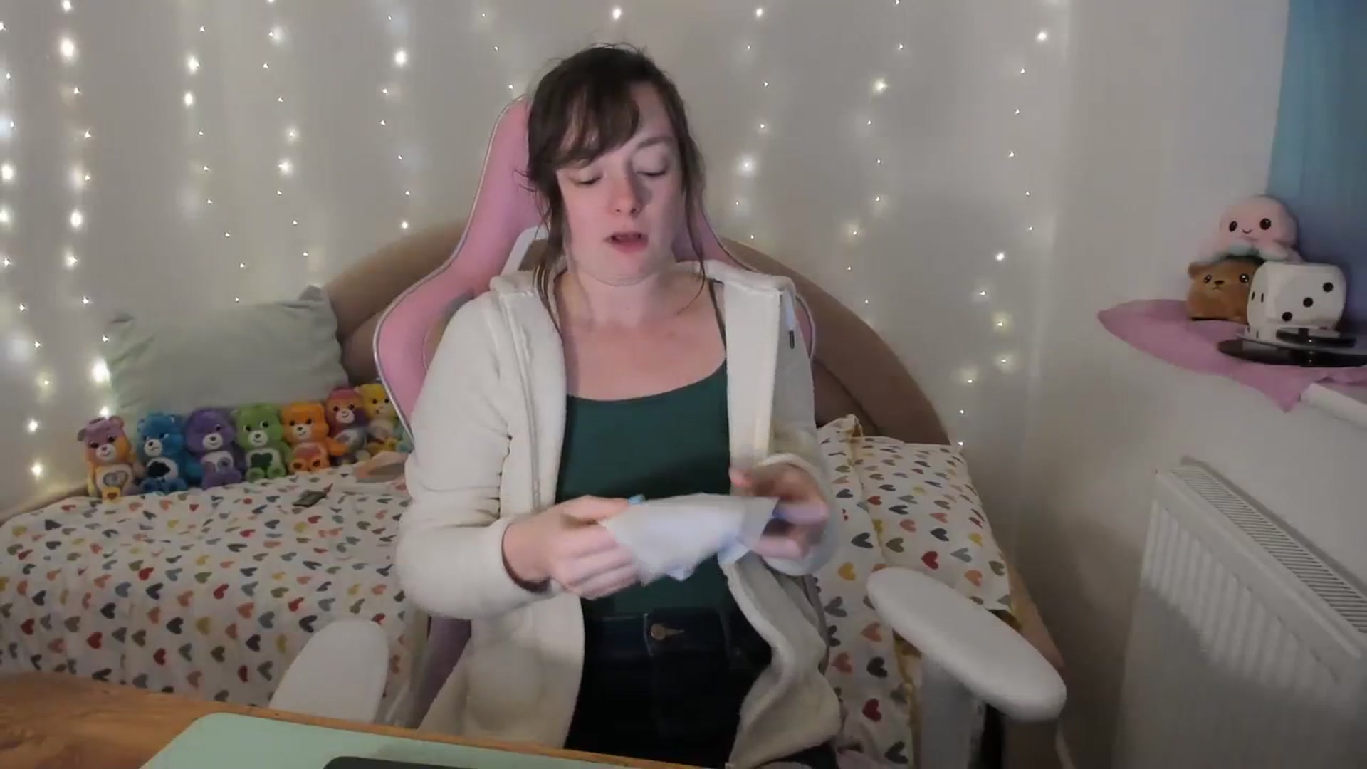 Gallery image thumbnail from JessieBear_'s myfreecams stream on, 12/07/2023, 18:09 image 13 of 20