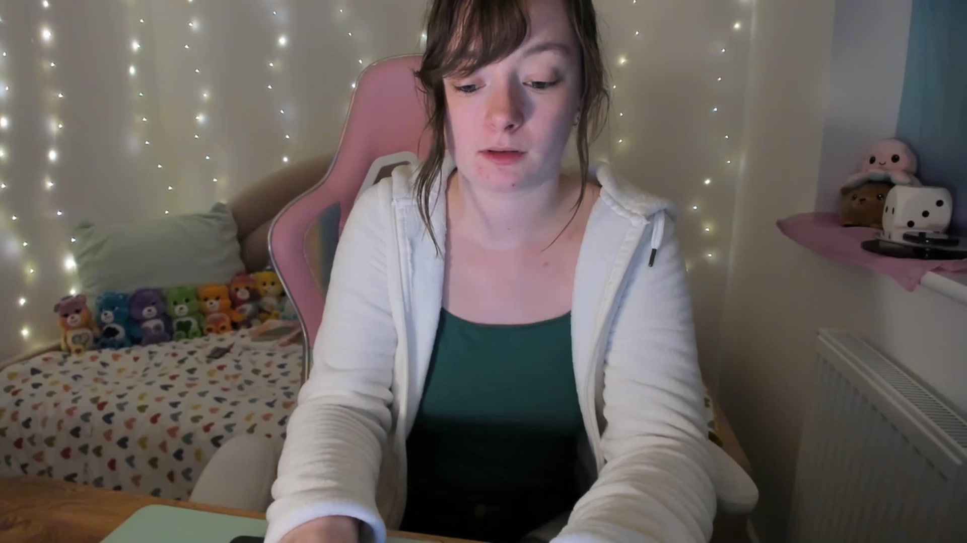 Gallery image thumbnail from JessieBear_'s myfreecams stream on, 12/07/2023, 18:09 image 19 of 20