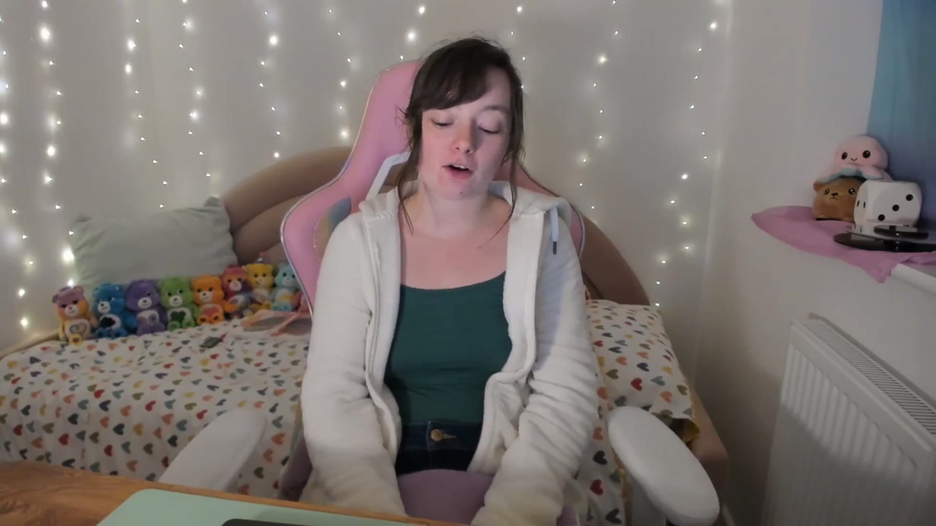 Gallery image thumbnail from JessieBear_'s myfreecams stream on, 12/07/2023, 18:09 image 6 of 20