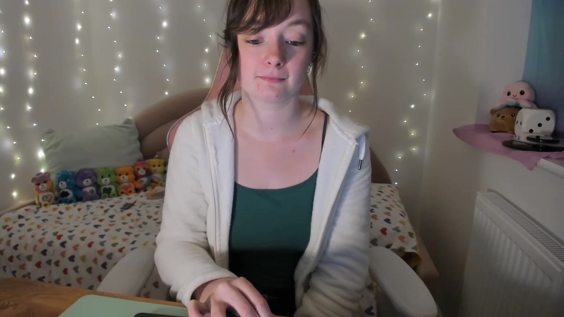 Gallery image thumbnail from JessieBear_'s myfreecams stream on, 12/07/2023, 18:09 image 15 of 20