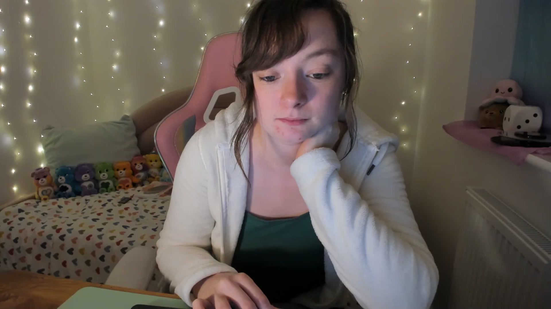 Gallery image thumbnail from JessieBear_'s myfreecams stream on, 12/07/2023, 18:09 image 7 of 20
