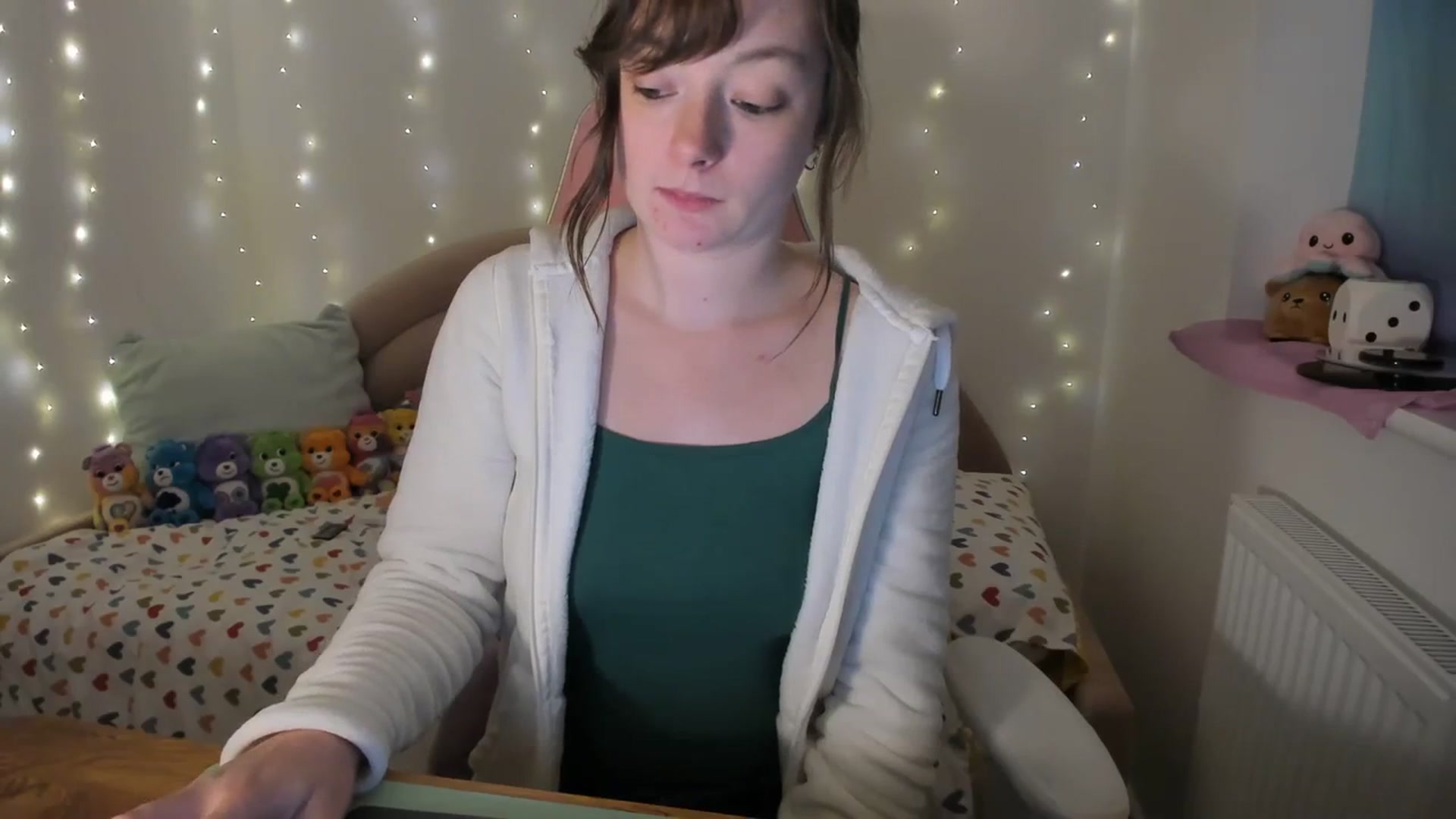 Gallery image thumbnail from JessieBear_'s myfreecams stream on, 12/07/2023, 18:09 image 14 of 20