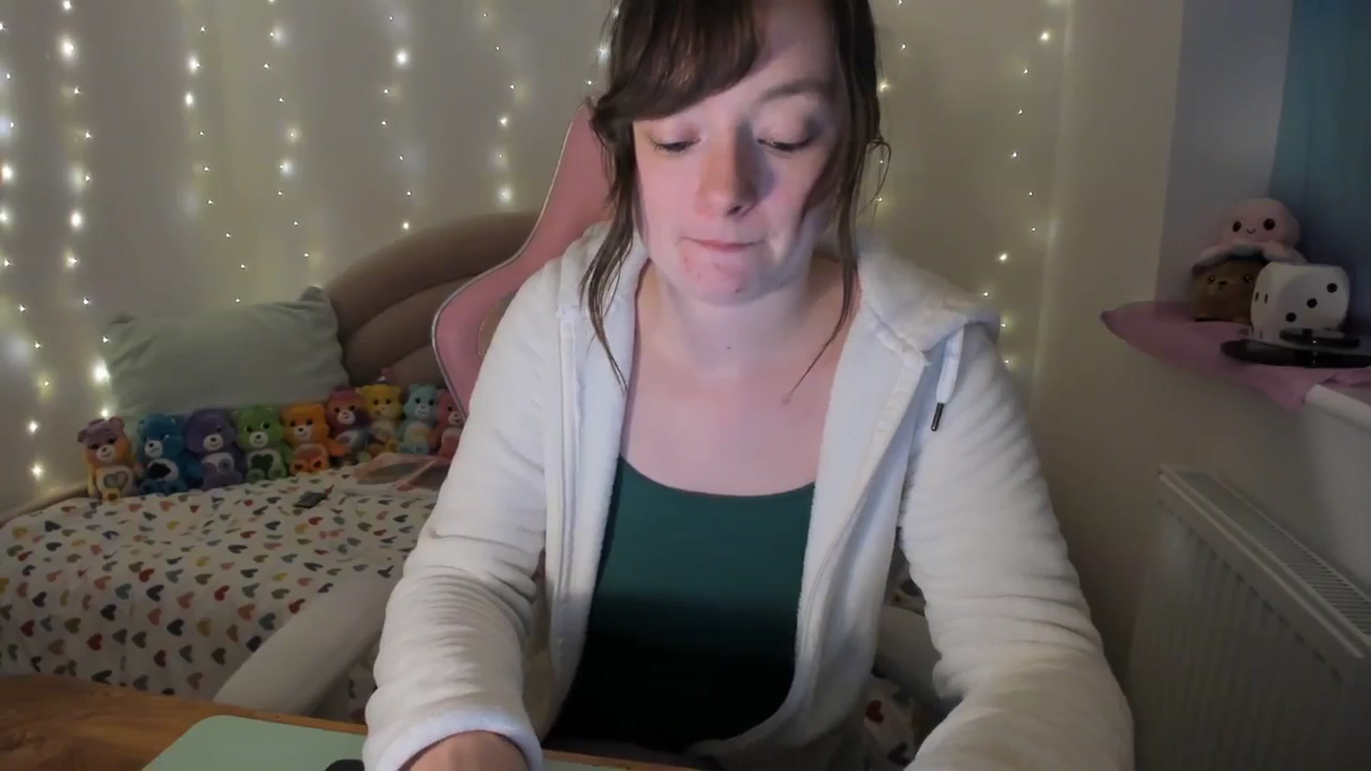 Gallery image thumbnail from JessieBear_'s myfreecams stream on, 12/07/2023, 18:09 image 4 of 20