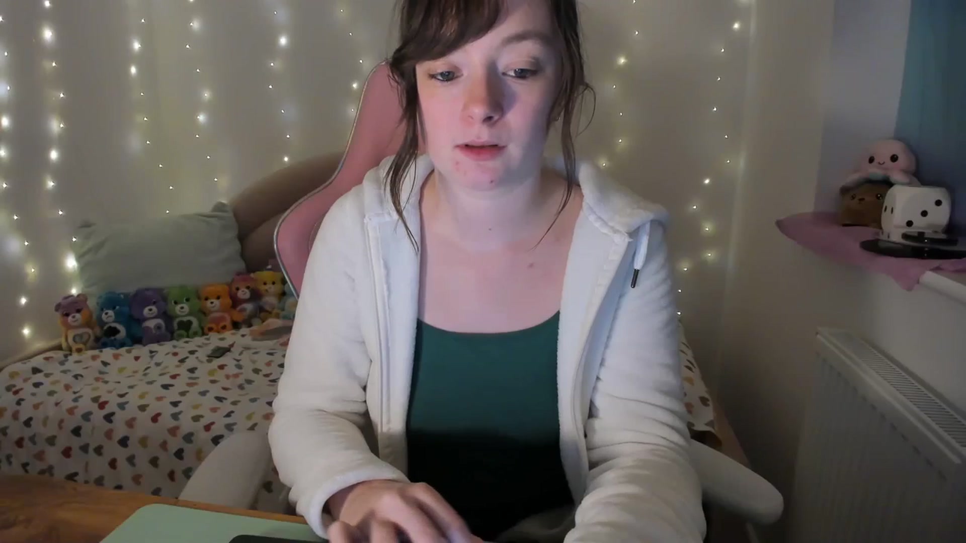 Gallery image thumbnail from JessieBear_'s myfreecams stream on, 12/07/2023, 18:09 image 5 of 20