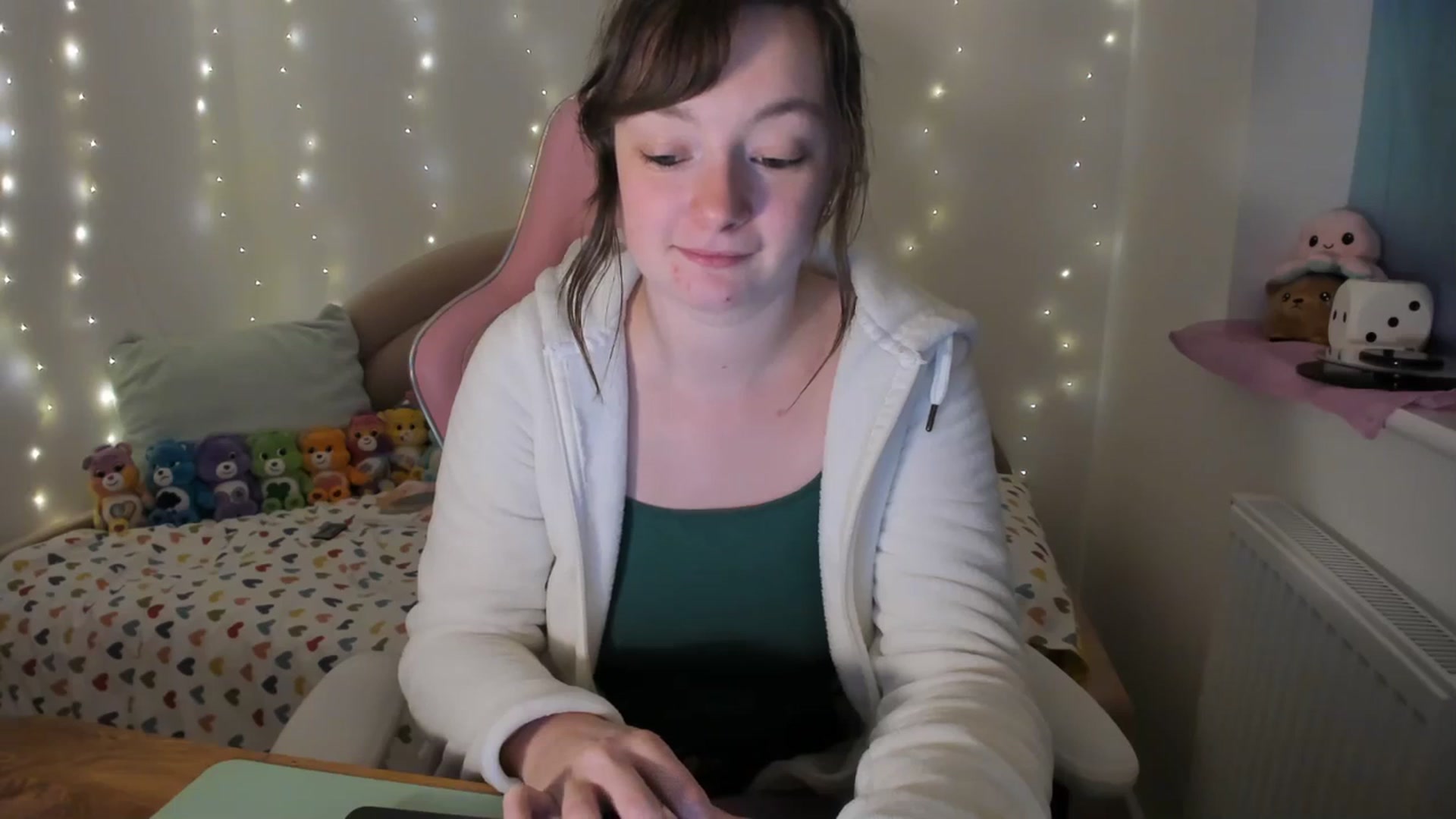 Gallery image thumbnail from JessieBear_'s myfreecams stream on, 12/07/2023, 18:09 image 9 of 20