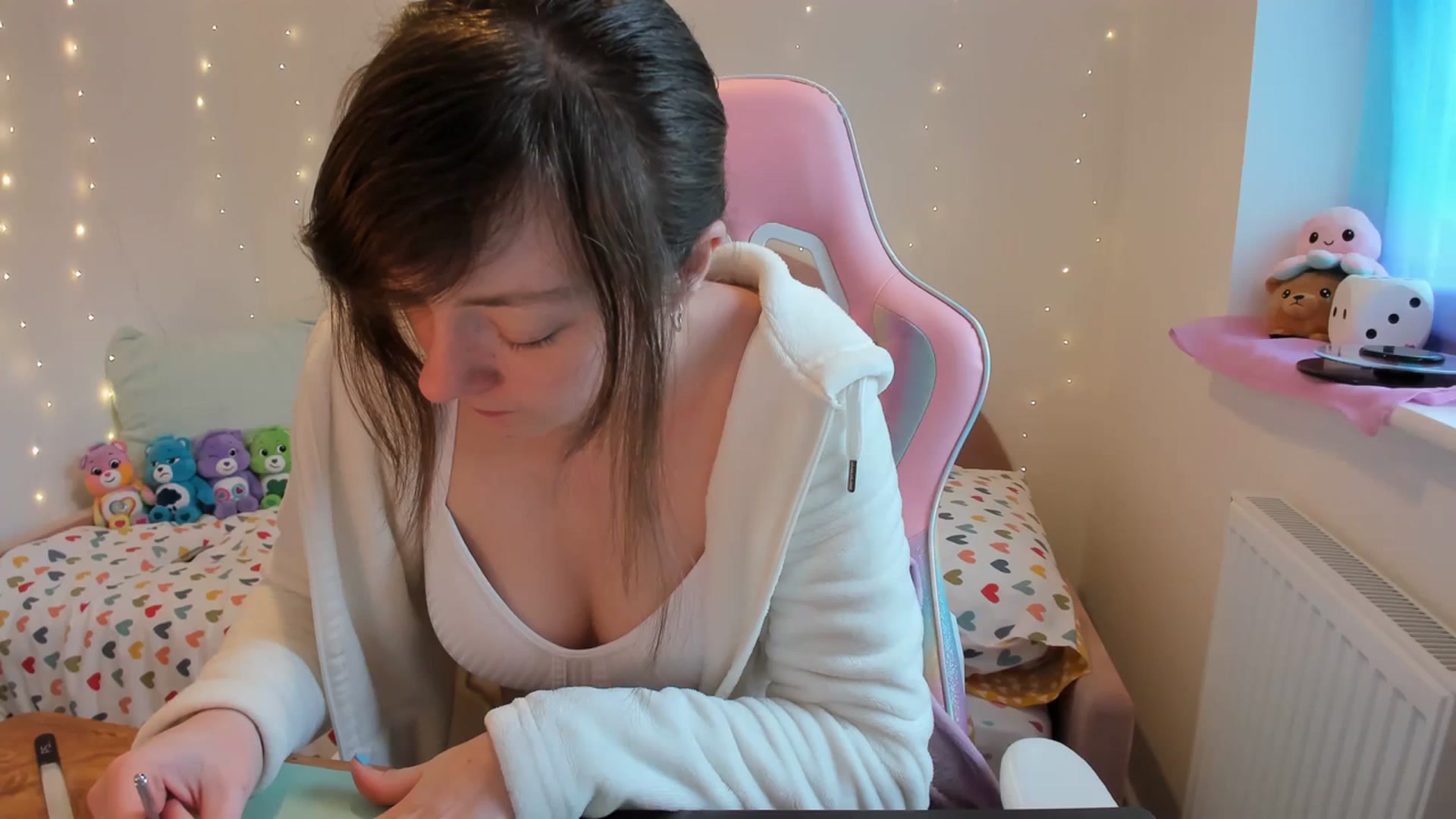 Gallery image thumbnail from JessieBear_'s myfreecams stream on, 12/08/2023, 14:01 image 11 of 20