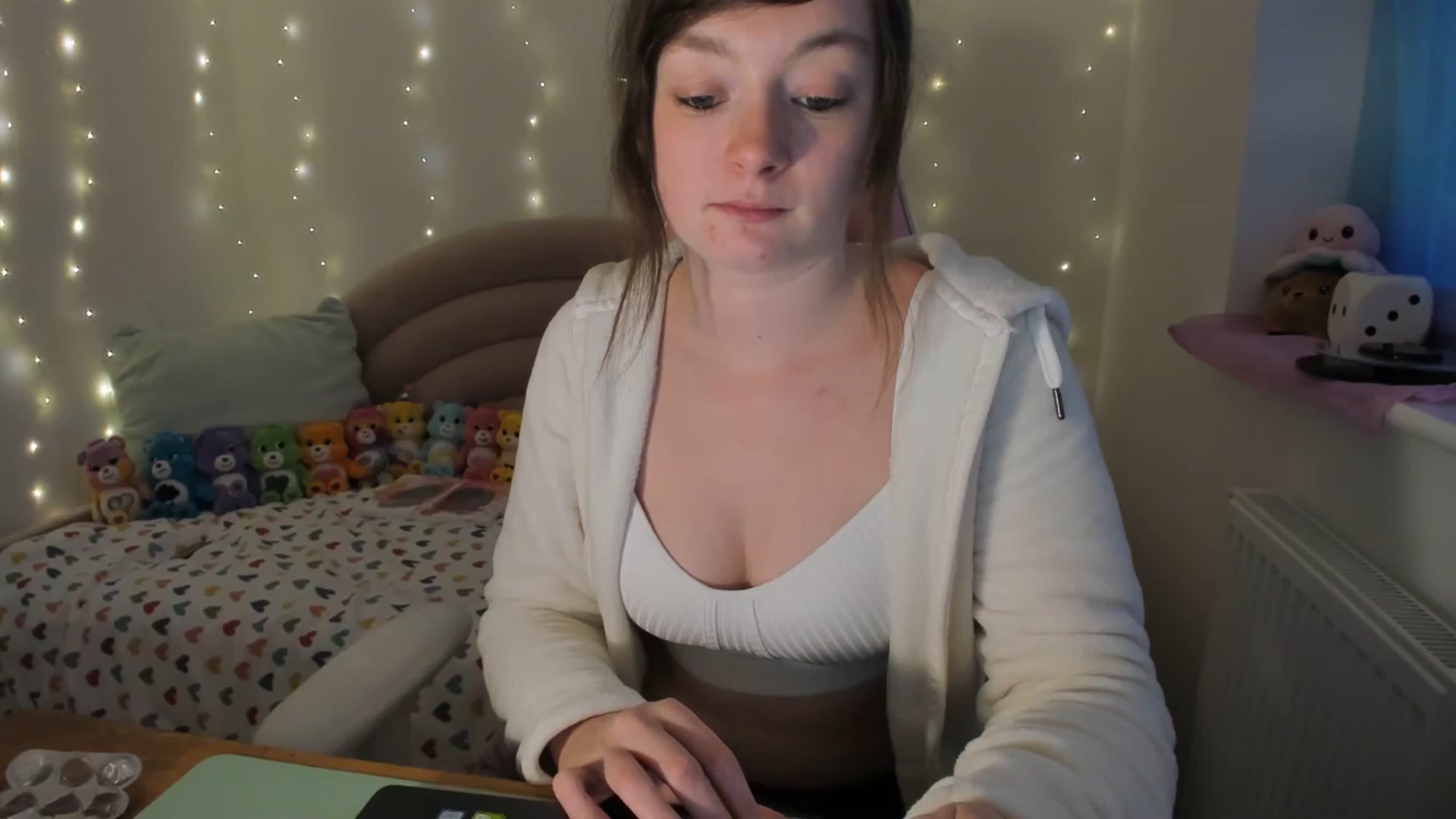 Gallery image thumbnail from JessieBear_'s myfreecams stream on, 12/08/2023, 16:30 image 9 of 20