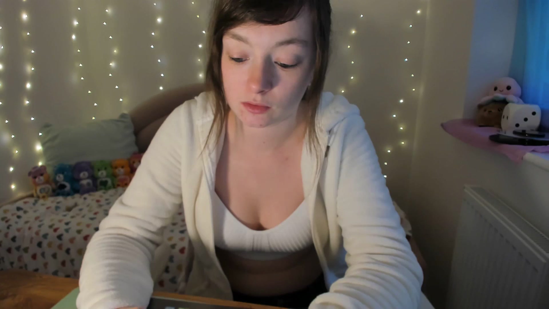 Gallery image thumbnail from JessieBear_'s myfreecams stream on, 12/08/2023, 16:30 image 2 of 20