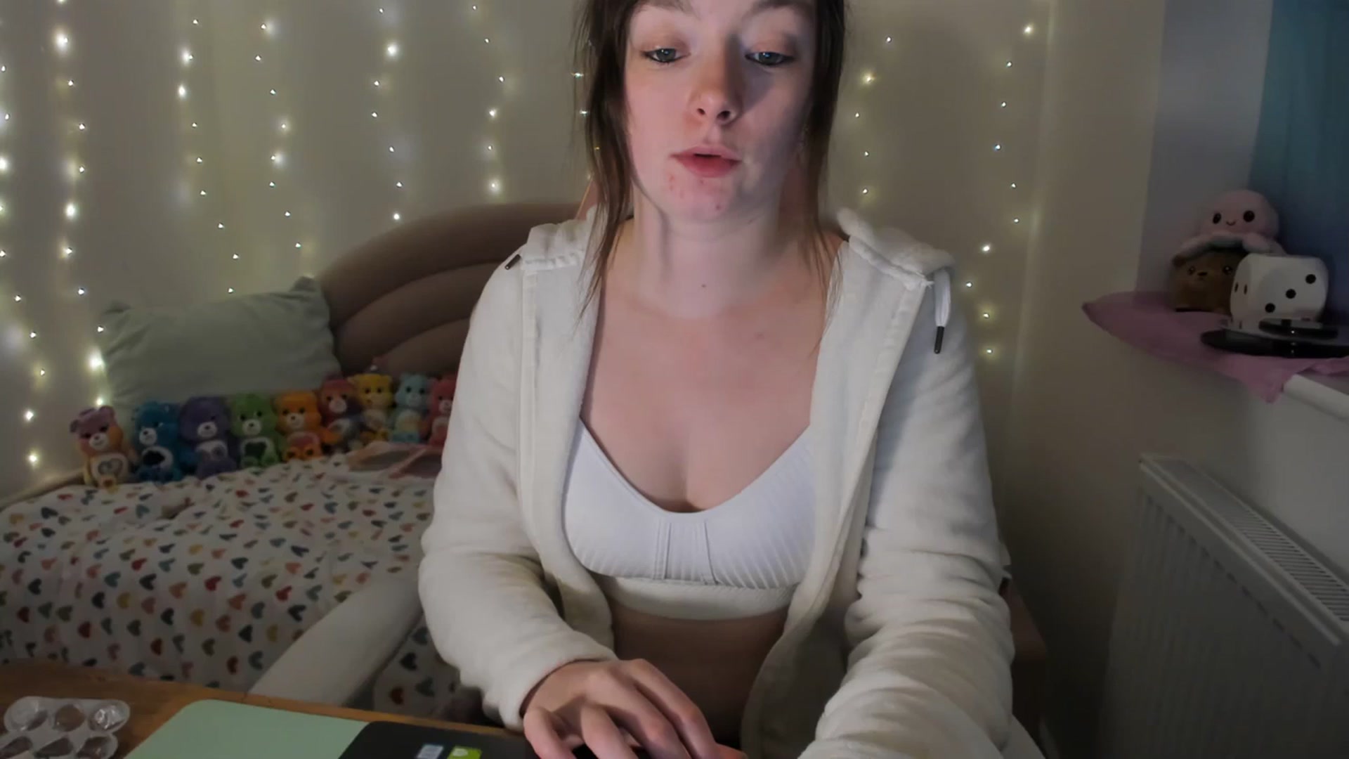 Gallery image thumbnail from JessieBear_'s myfreecams stream on, 12/08/2023, 16:30 image 18 of 20