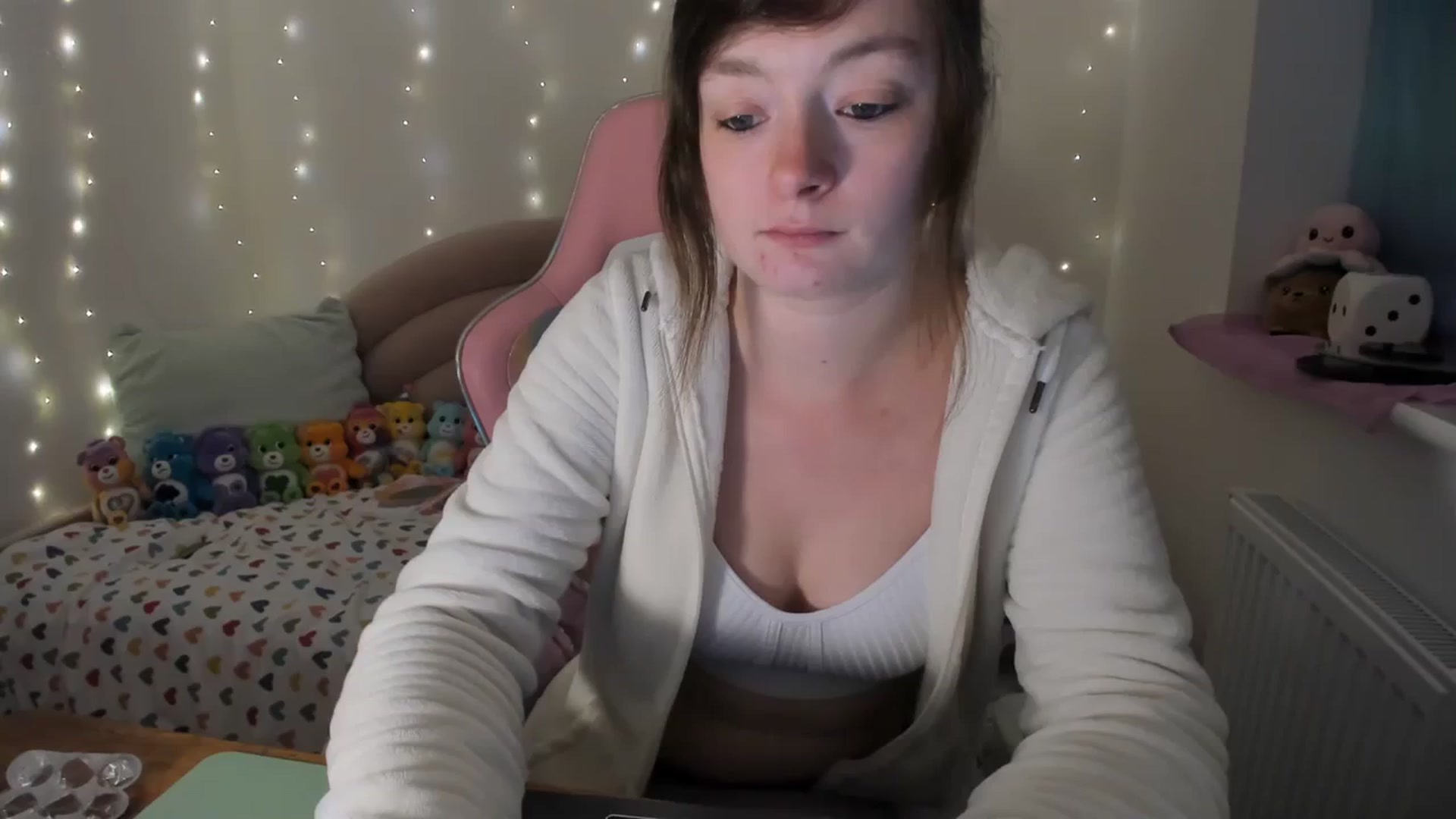 Gallery image thumbnail from JessieBear_'s myfreecams stream on, 12/08/2023, 17:00 image 5 of 20