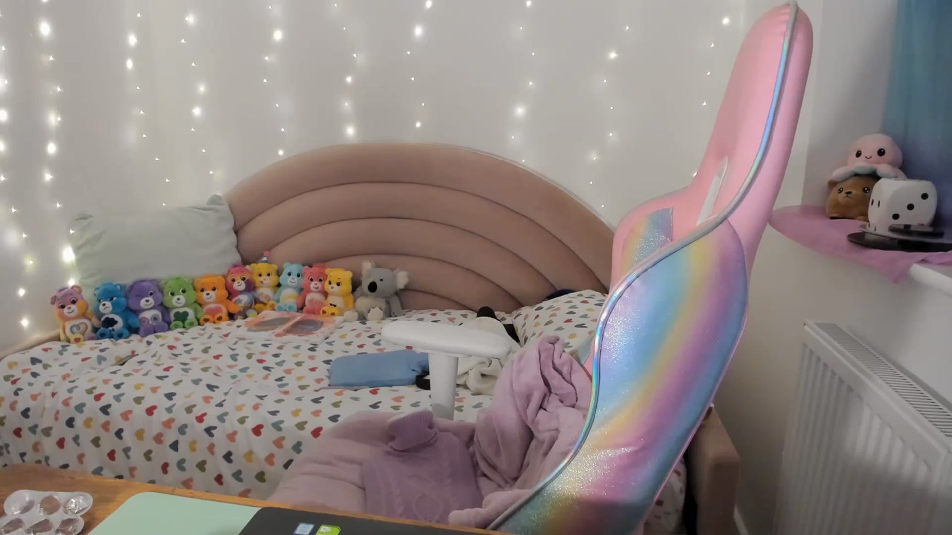 Gallery image thumbnail from JessieBear_'s myfreecams stream on, 12/08/2023, 17:00 image 1 of 20