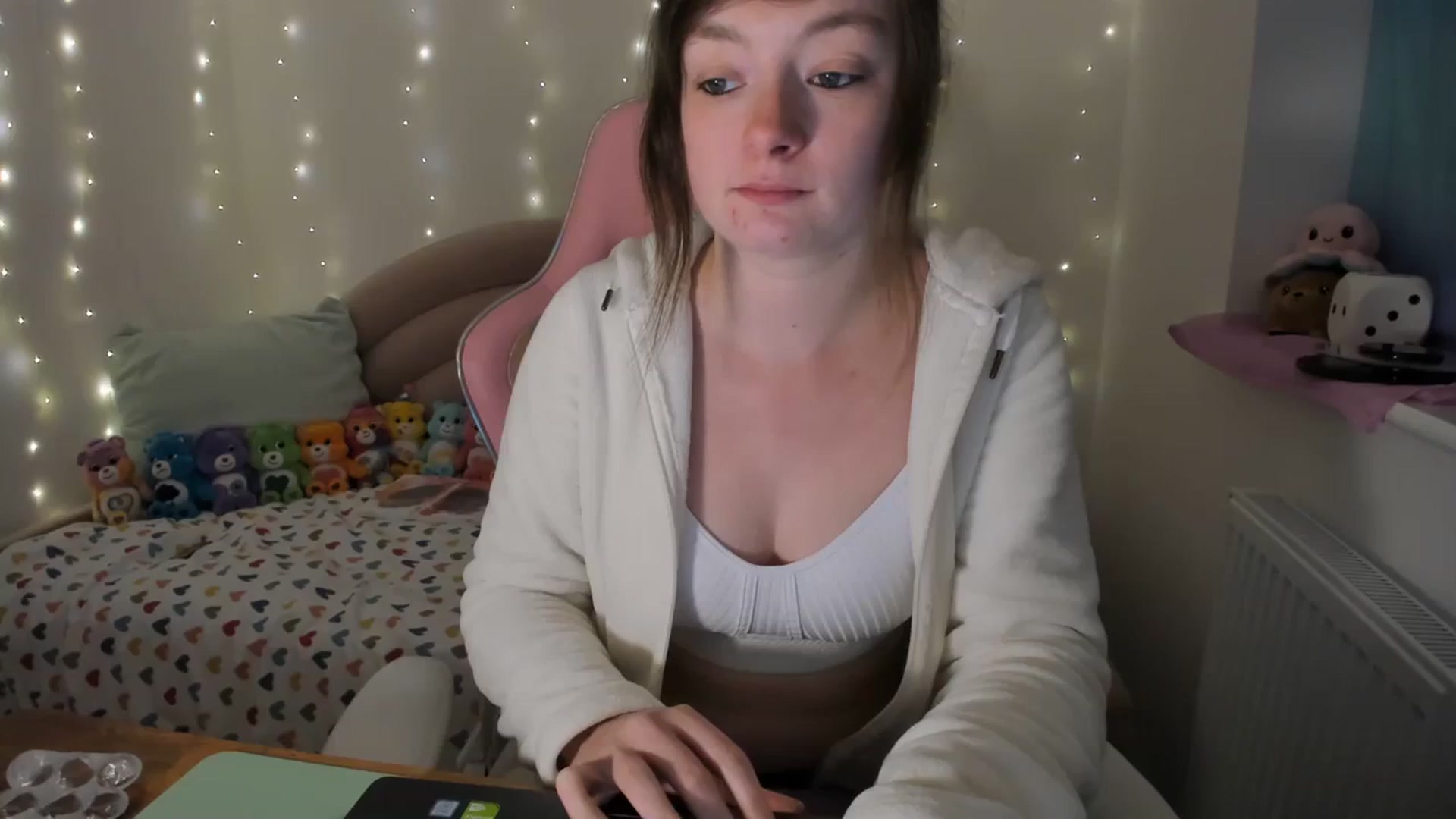 Gallery image thumbnail from JessieBear_'s myfreecams stream on, 12/08/2023, 17:00 image 6 of 20