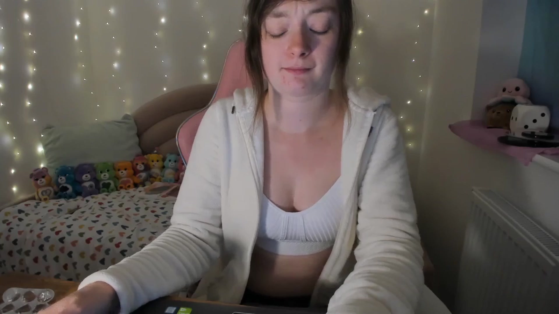 Gallery image thumbnail from JessieBear_'s myfreecams stream on, 12/08/2023, 17:00 image 10 of 20
