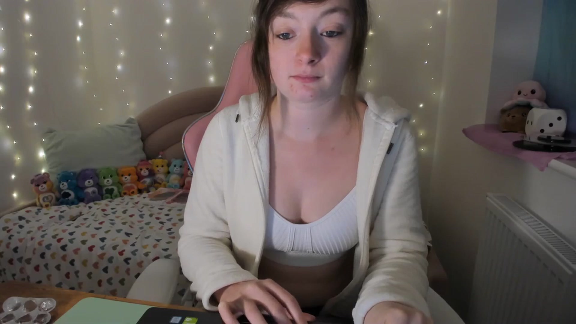 Gallery image thumbnail from JessieBear_'s myfreecams stream on, 12/08/2023, 17:00 image 9 of 20
