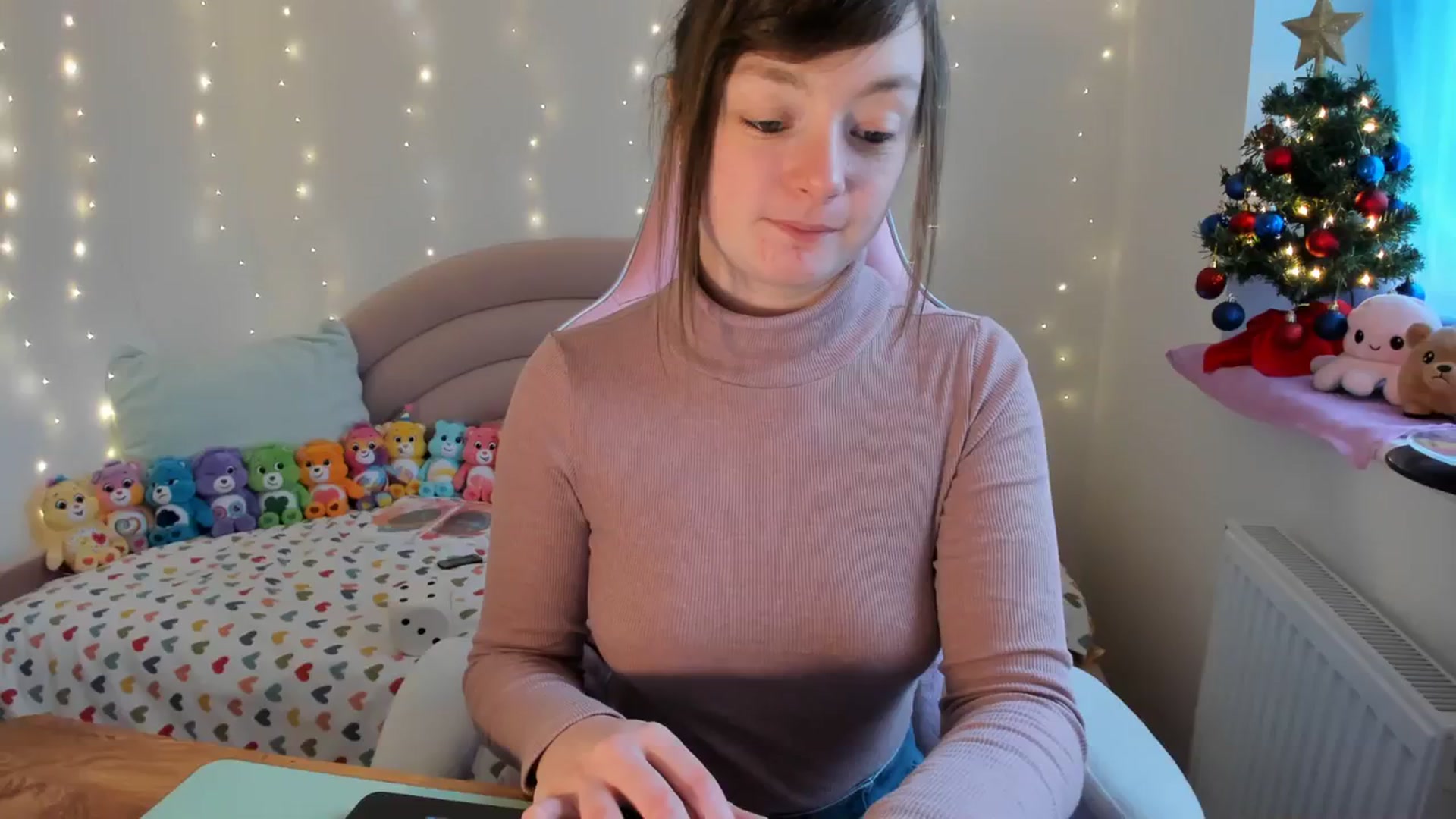 Gallery image thumbnail from JessieBear_'s myfreecams stream on, 12/11/2023, 18:14 image 1 of 20