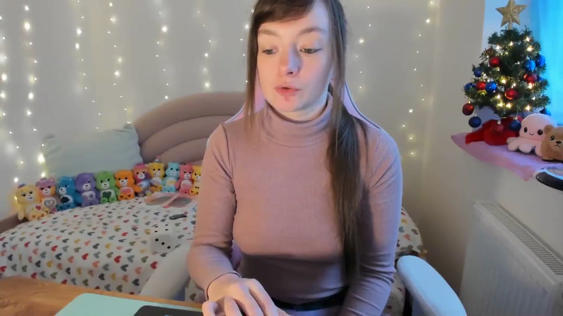 Gallery image thumbnail from JessieBear_'s myfreecams stream on, 12/11/2023, 18:14 image 4 of 20